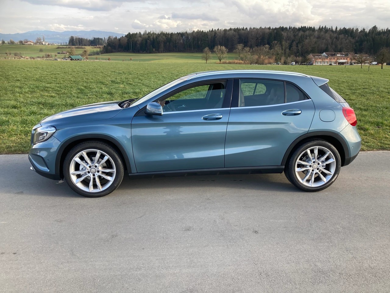 MERCEDES-BENZ GLA 220 CDI Urban 4Matic 7G-DCT-image-4