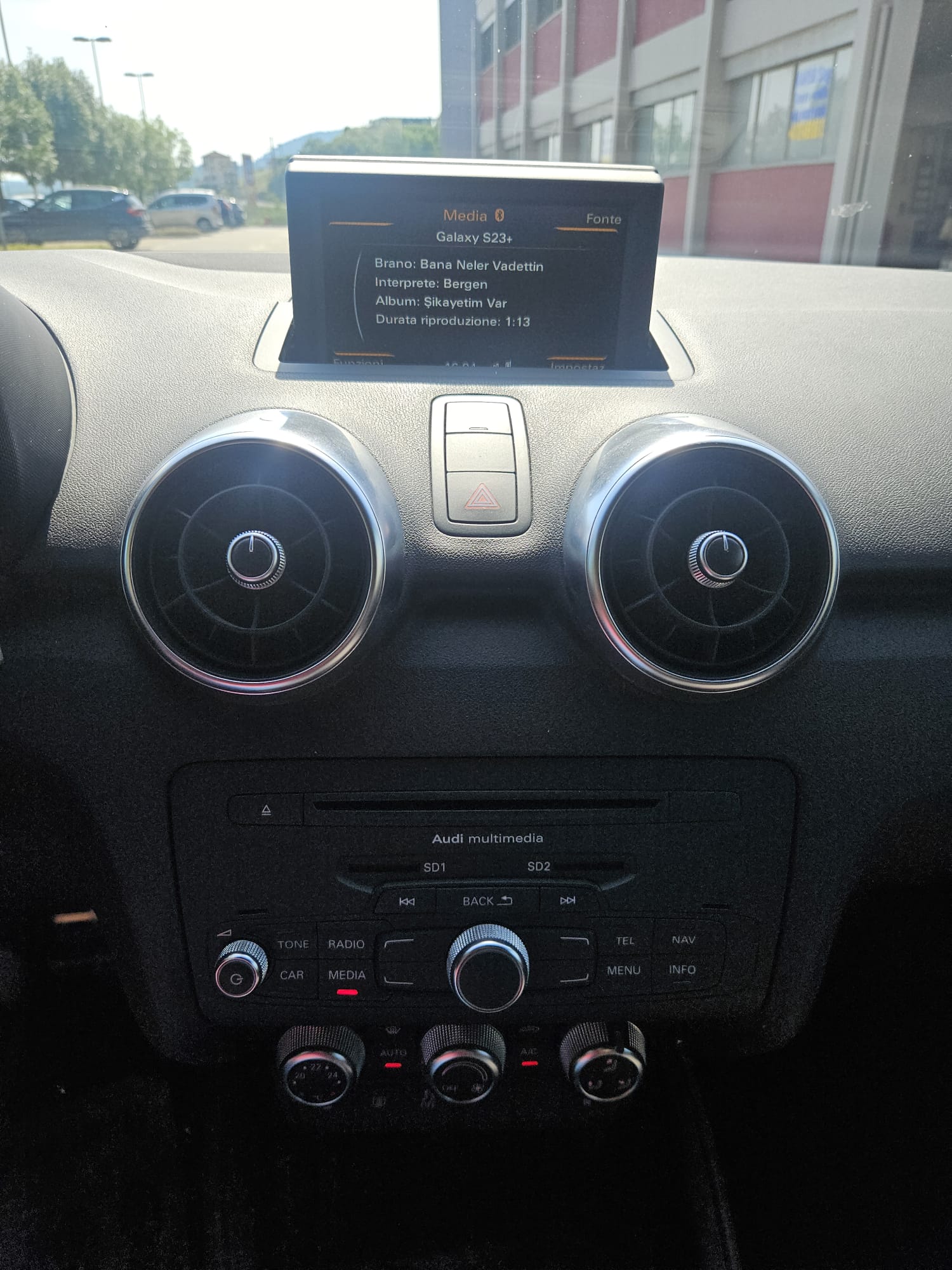 AUDI A1 Sportback 1.4 TFSI Attraction S-tronic-image-9