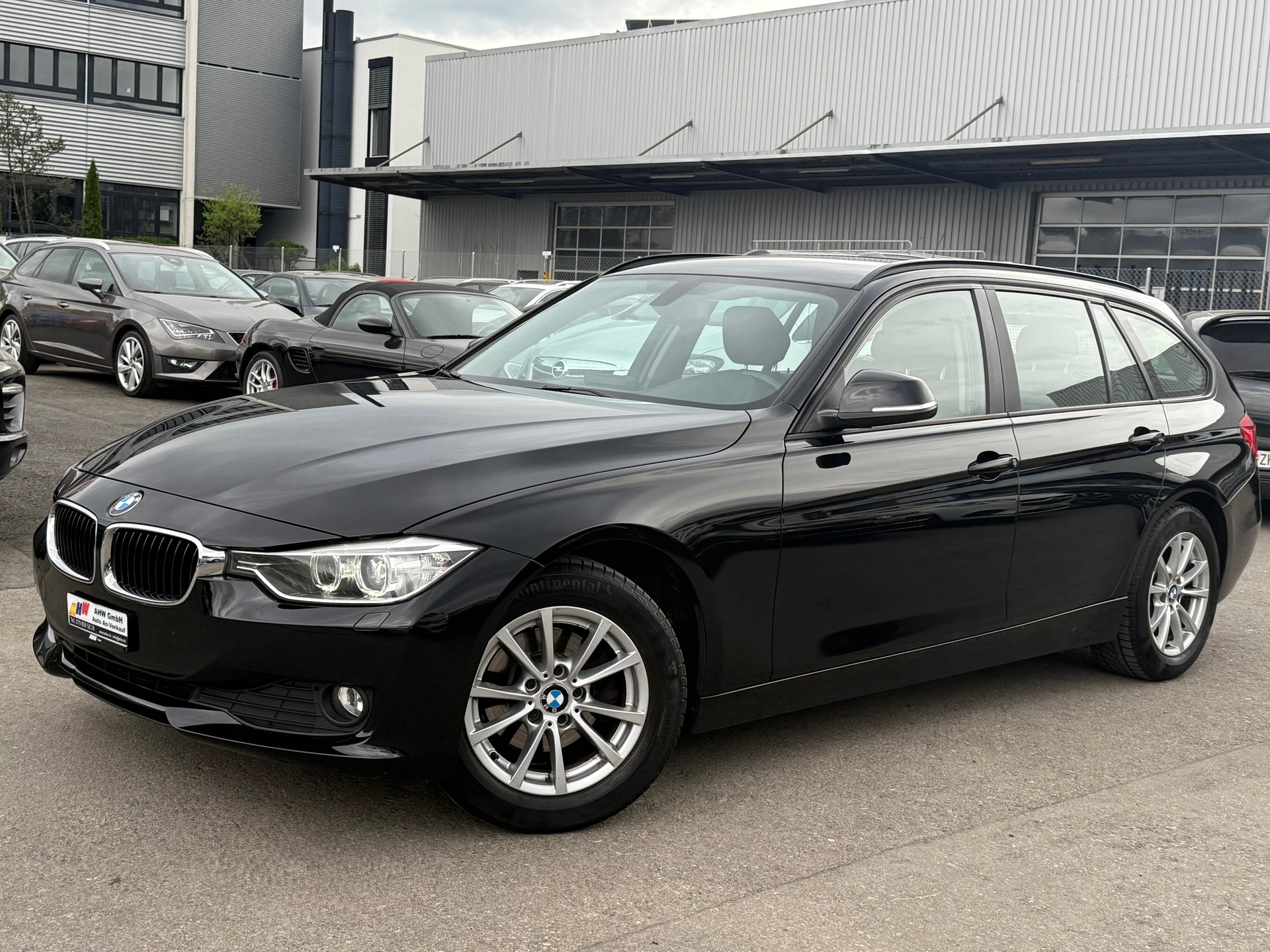BMW 318d Touring Steptronic / FRISCH AB MFK / Servicegepflegt / Bremsen komplett NEU / Navi / Leder / PDC-image-0