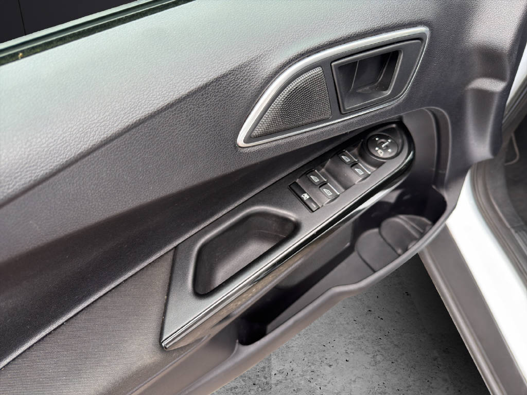 FORD B-Max 1.6i Ti-VCT Titanium FPS-image-8