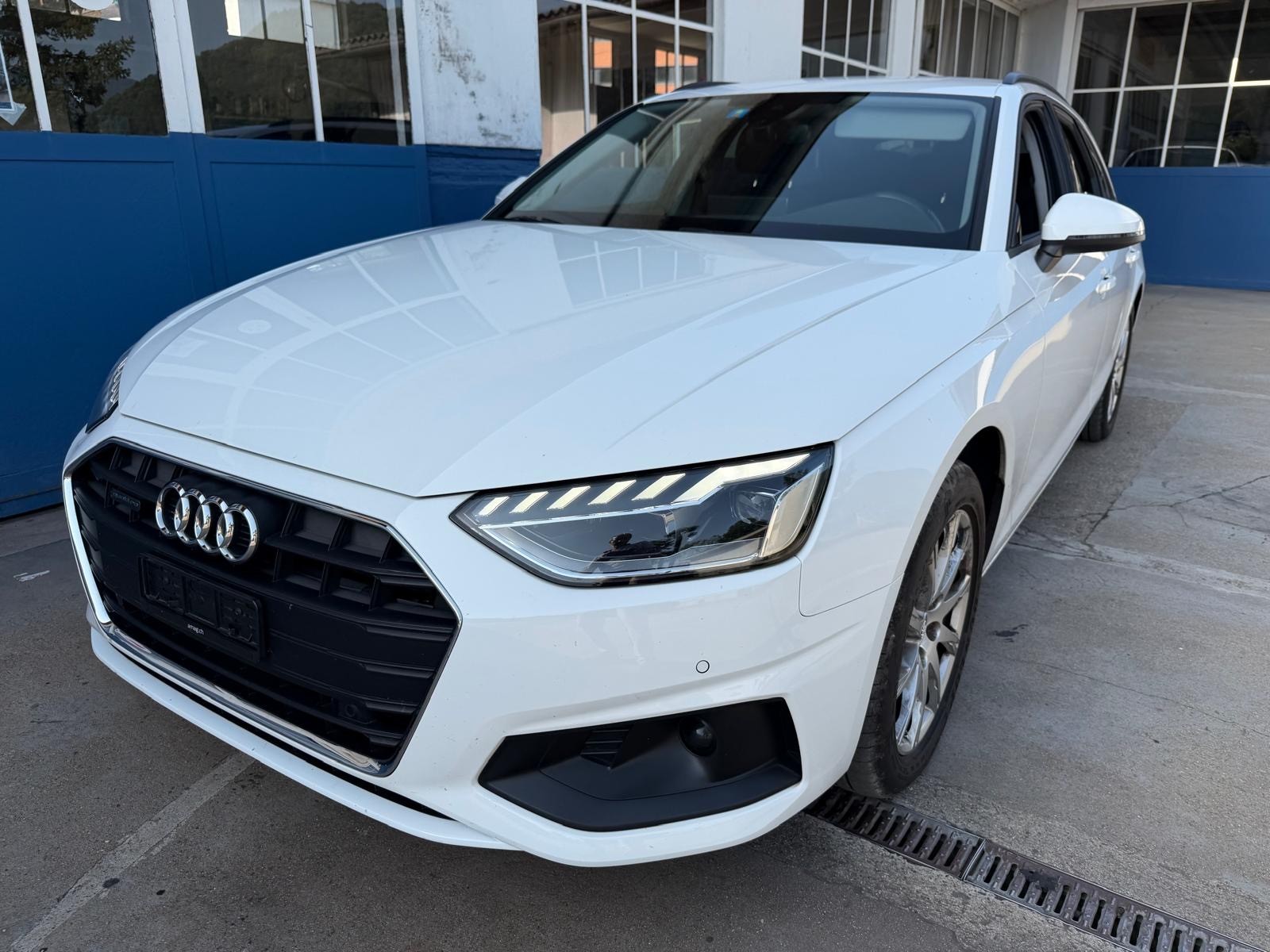 AUDI A4 Avant 40 TDI quattro S-tronic-image-0