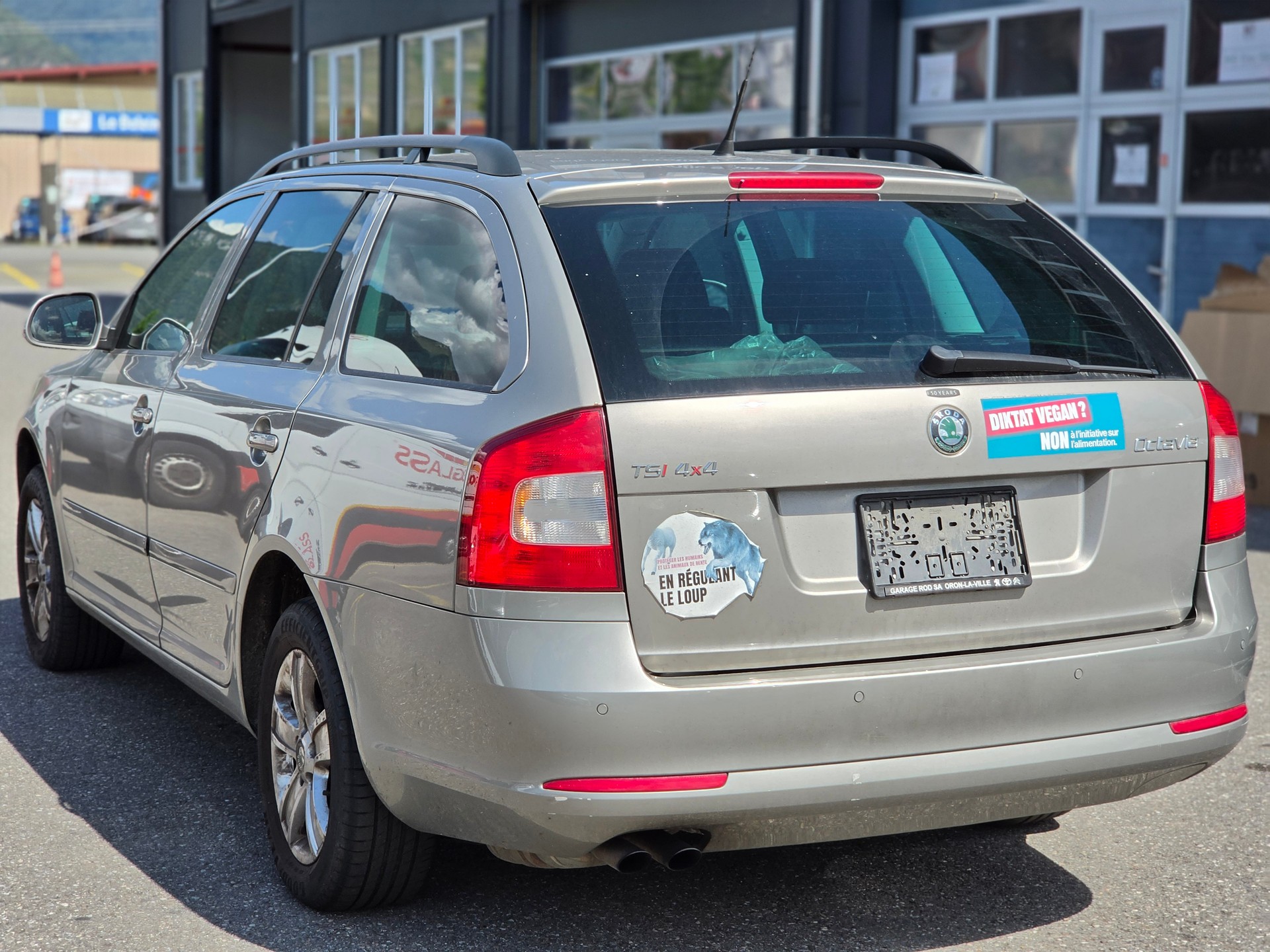 SKODA Octavia Combi 1.8 TSI Swiss Adventure 4x4-image-4