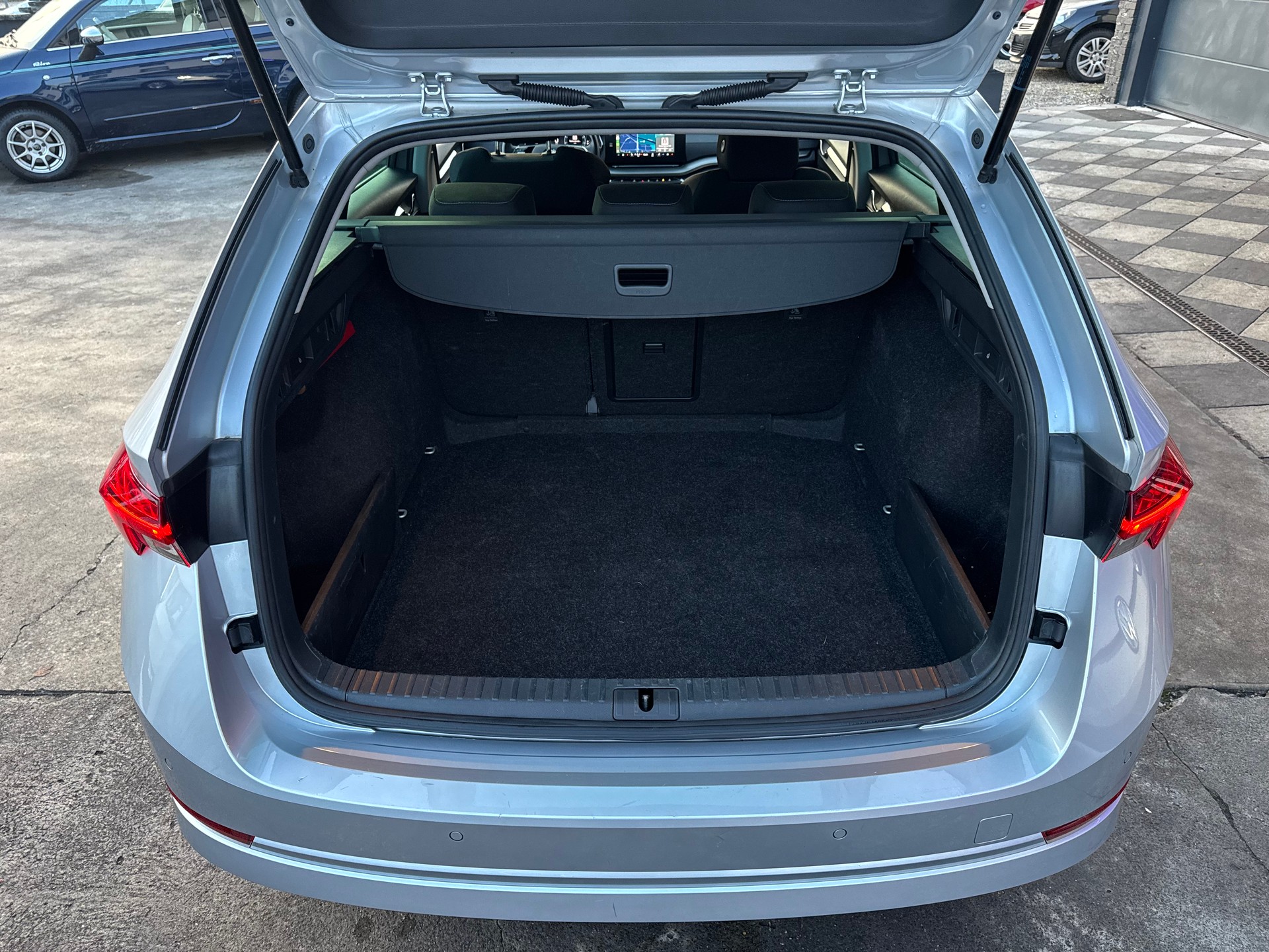 SKODA Octavia Combi 2.0 TDI DSG Ambition 4x4-image-17