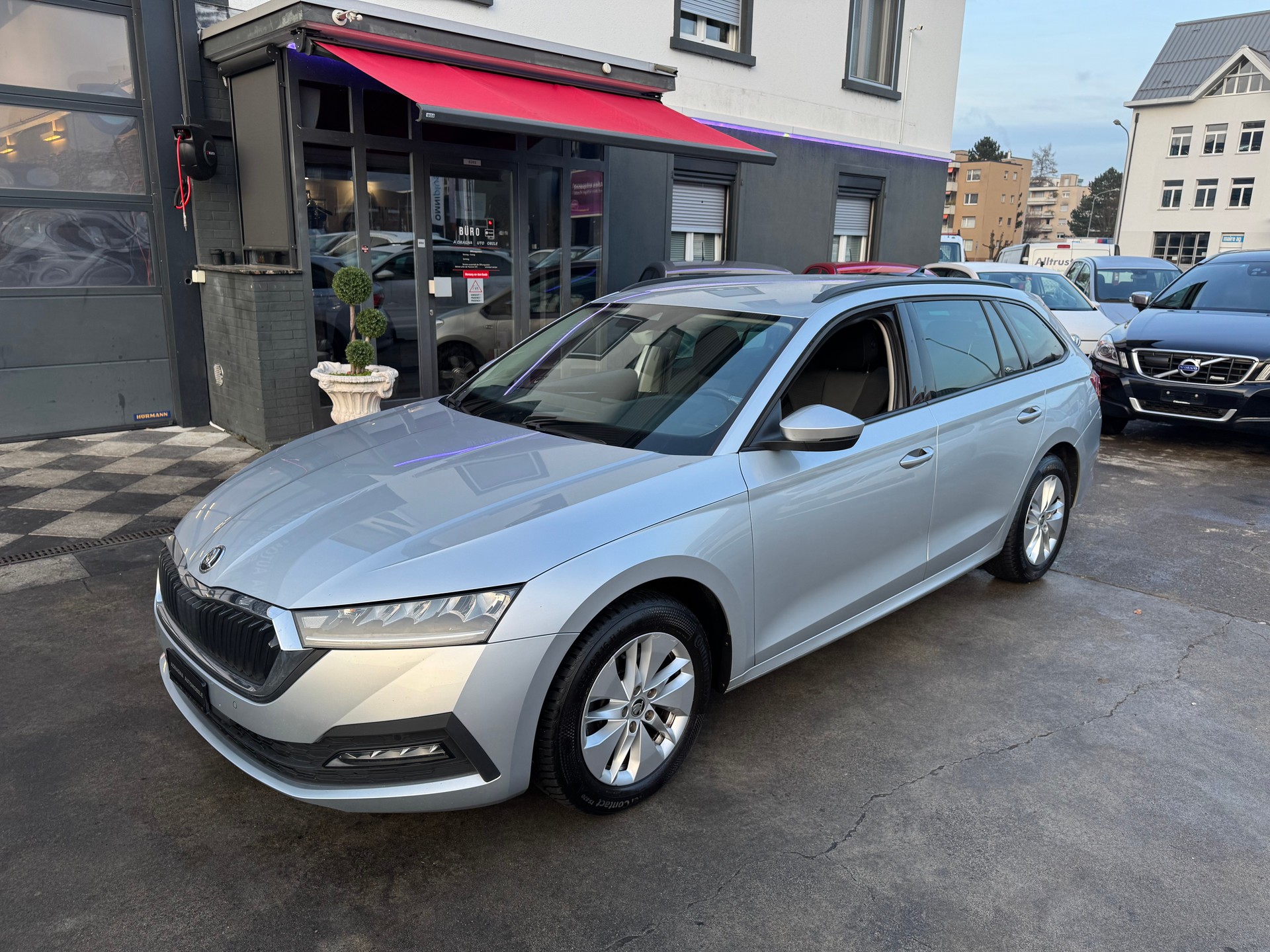 SKODA Octavia Combi 2.0 TDI DSG Ambition 4x4-image-3