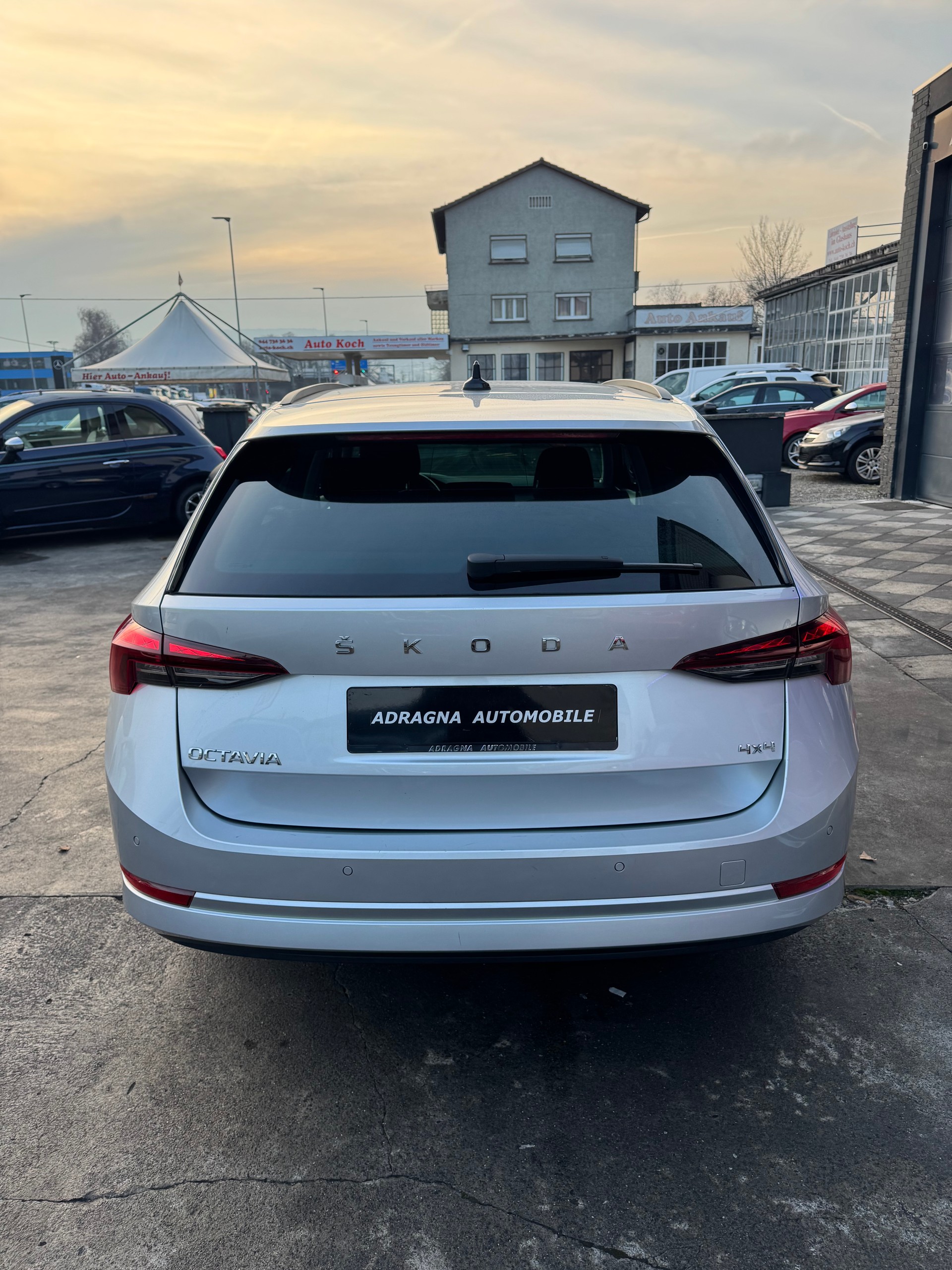 SKODA Octavia Combi 2.0 TDI DSG Ambition 4x4-image-6