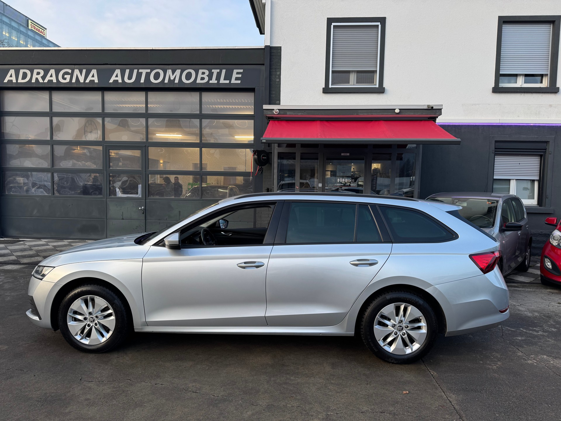 SKODA Octavia Combi 2.0 TDI DSG Ambition 4x4-image-4