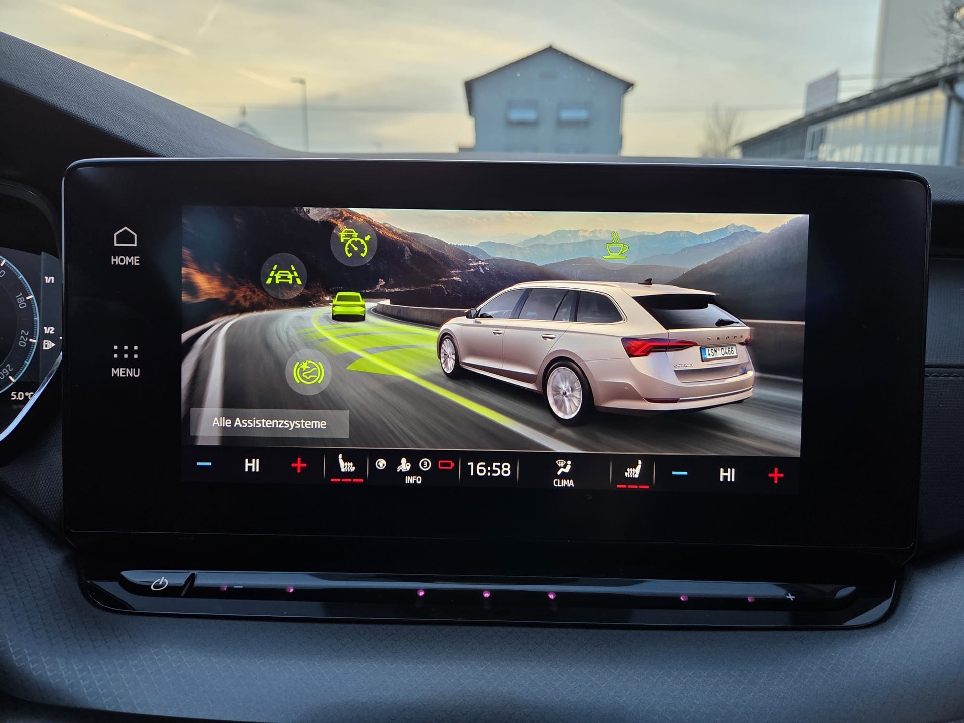 SKODA Octavia Combi 2.0 TDI DSG Ambition 4x4-image-28