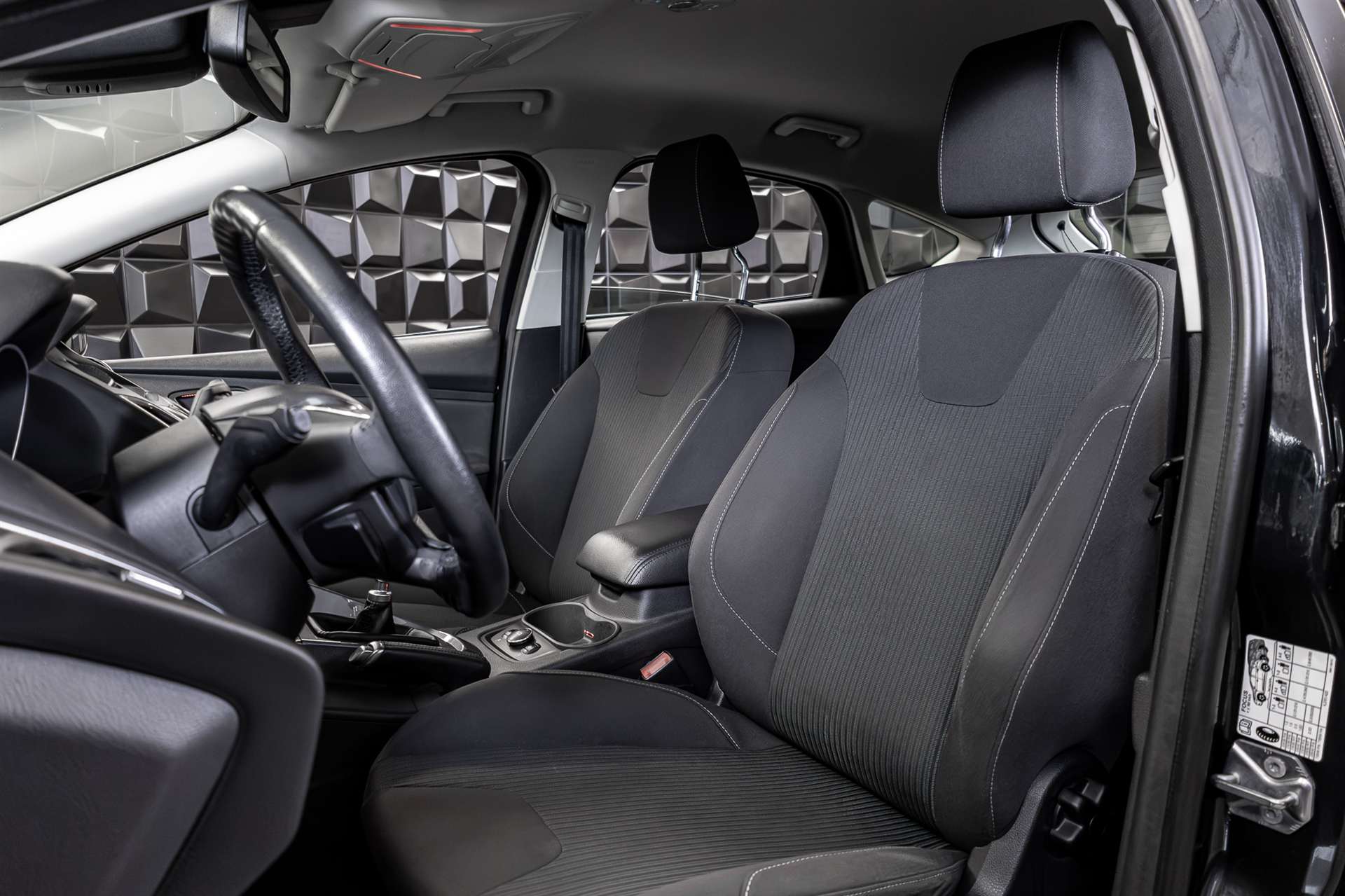 FORD Focus 1.6 SCTi Titanium-image-12