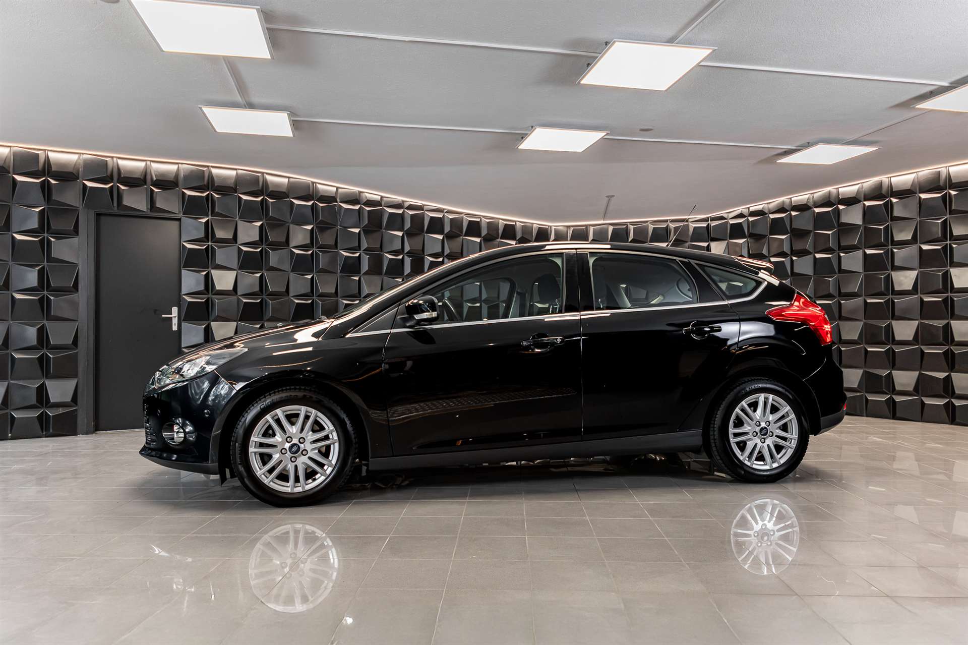 FORD Focus 1.6 SCTi Titanium-image-1
