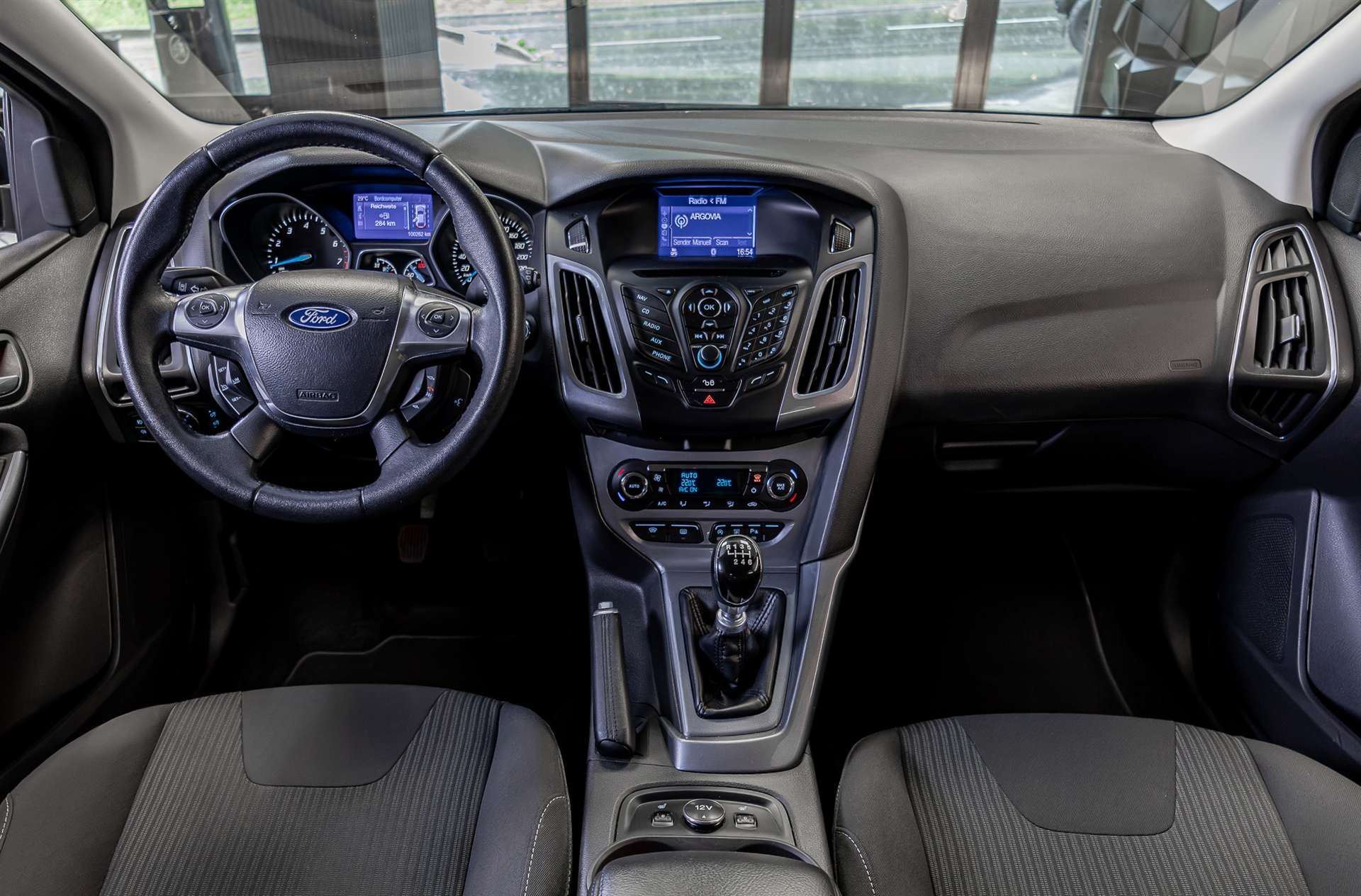 FORD Focus 1.6 SCTi Titanium-image-5