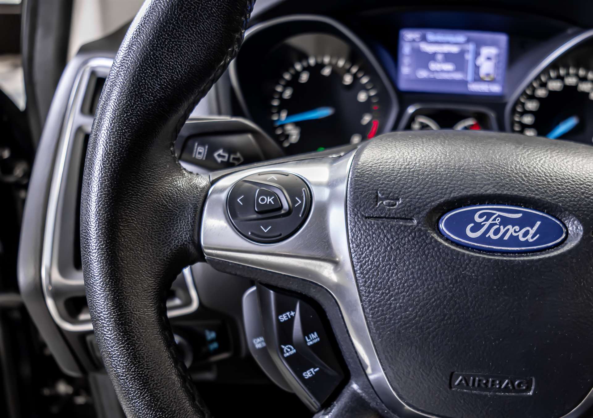 FORD Focus 1.6 SCTi Titanium-image-7