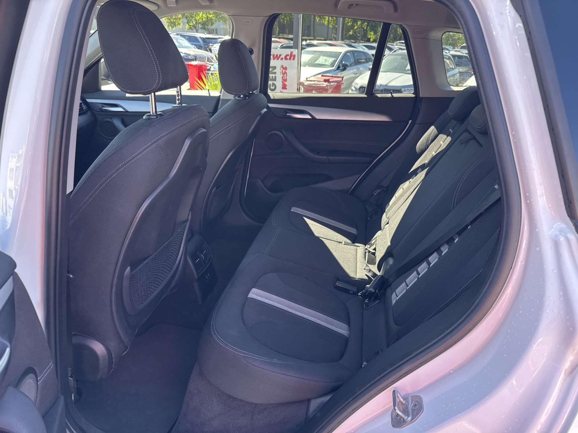 BMW X1 xDrive 25e 220PS Steptronic-Automat-image-6