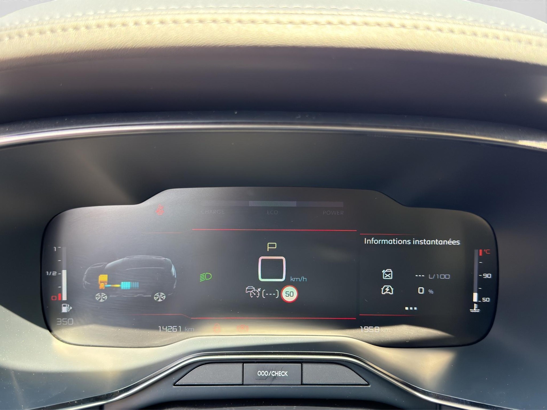 CITROEN C5 Aircross 1.2 Hybrid e-Series-image-3