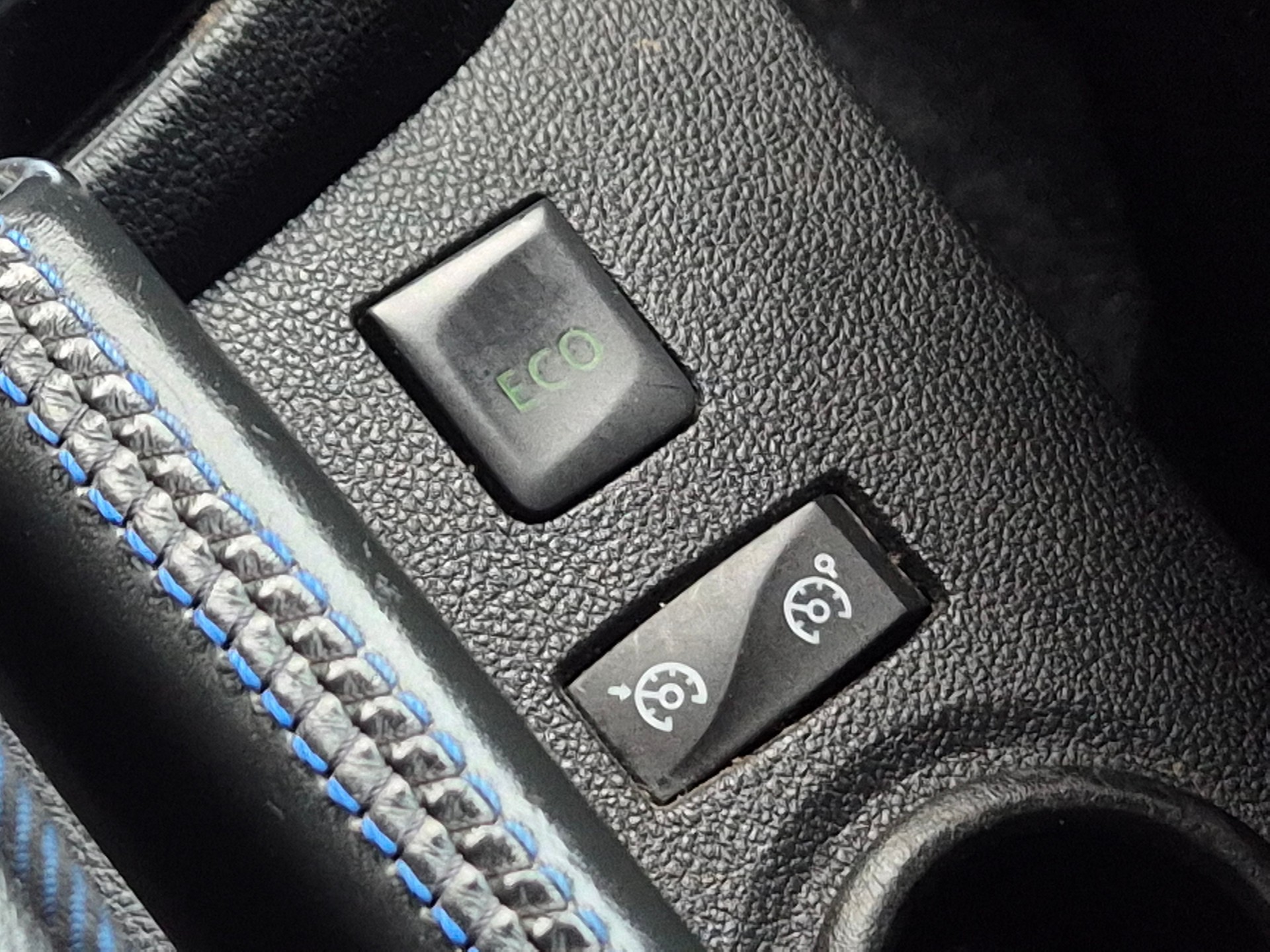 RENAULT Captur 1.3 T 16V S-Edition EDC-image-18