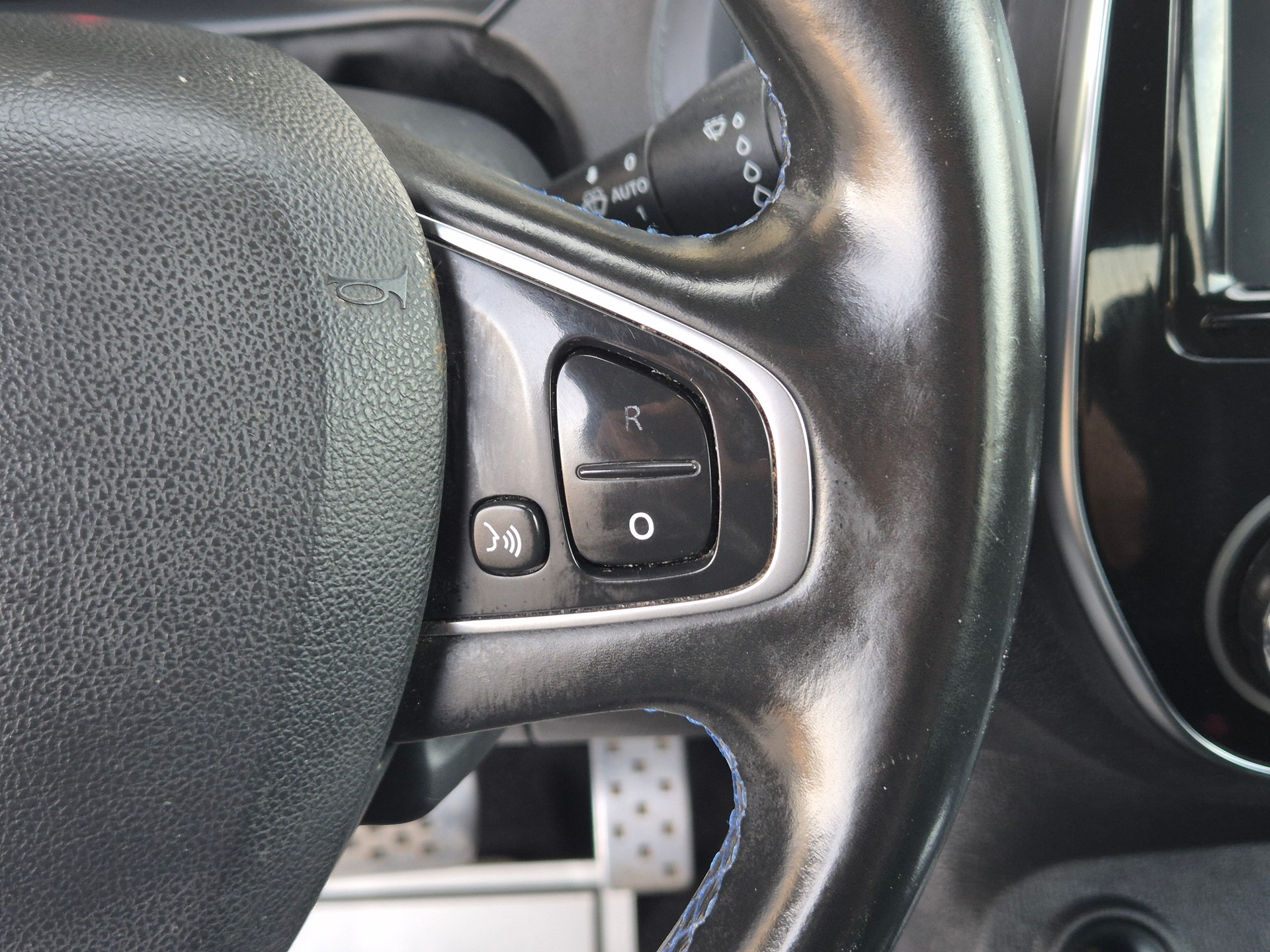 RENAULT Captur 1.3 T 16V S-Edition EDC-image-15