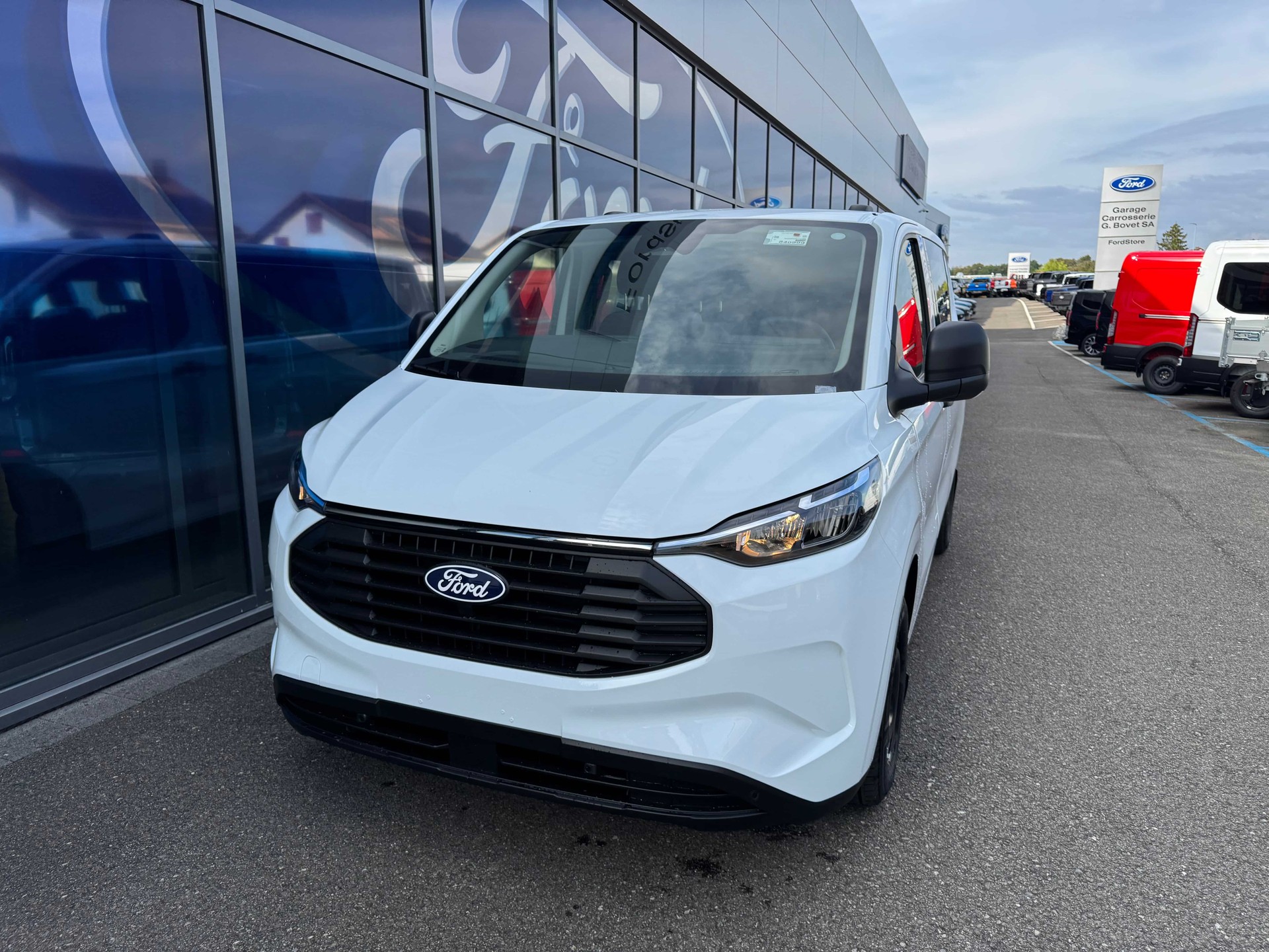 FORD Transit Custom Van 320 L1 2.5 Trend/PHEV-image-0