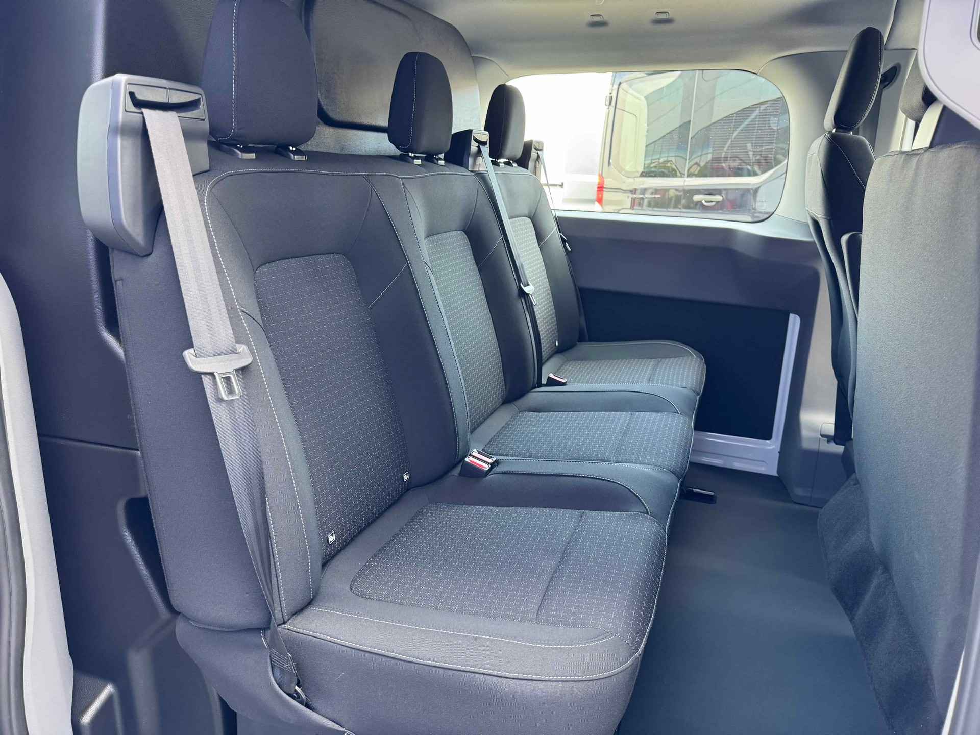 FORD Transit Custom Van 320 L1 2.5 Trend/PHEV-image-12