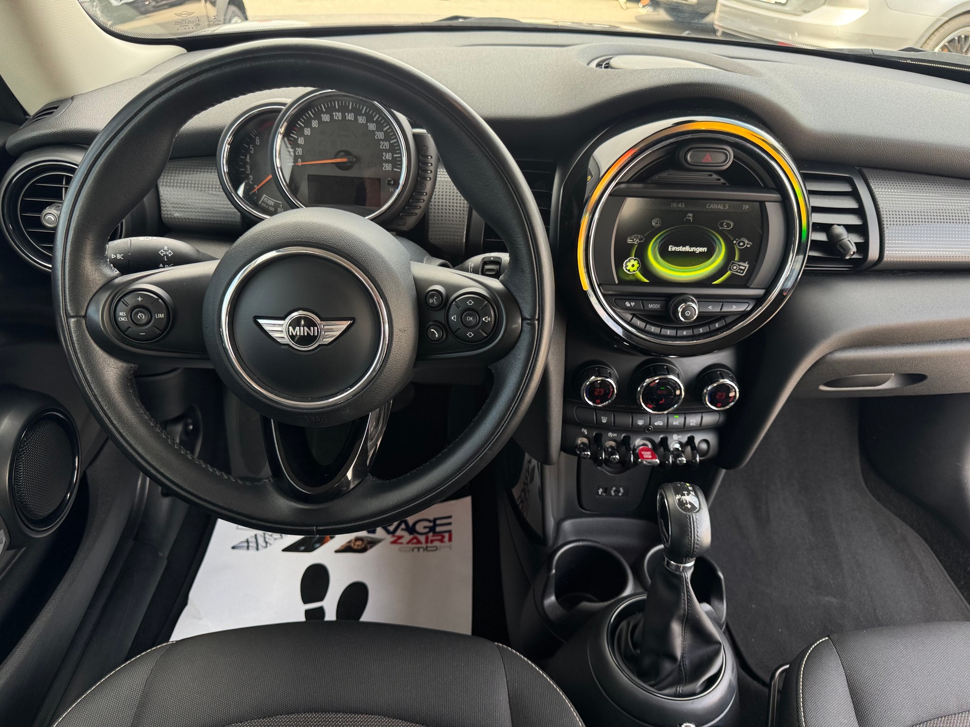 MINI Cooper Steptronic-showroom-element-2