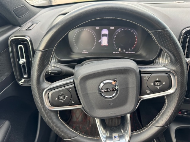 VOLVO XC40 T4 R-Design Geartronic-image-12