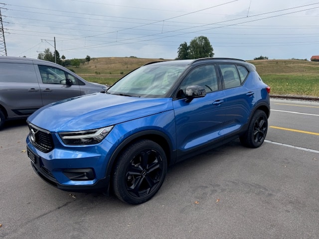 VOLVO XC40 T4 R-Design Geartronic-image-0