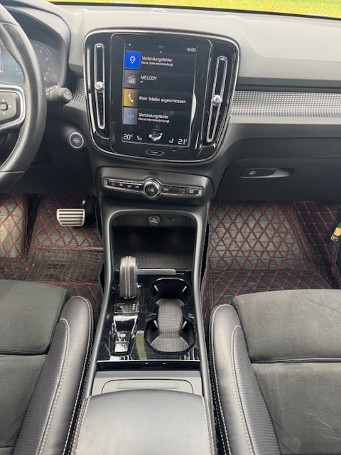 VOLVO XC40 T4 R-Design Geartronic-image-10