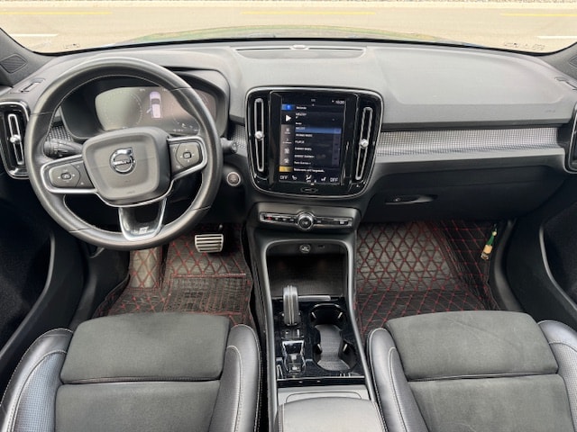 VOLVO XC40 T4 R-Design Geartronic-image-8