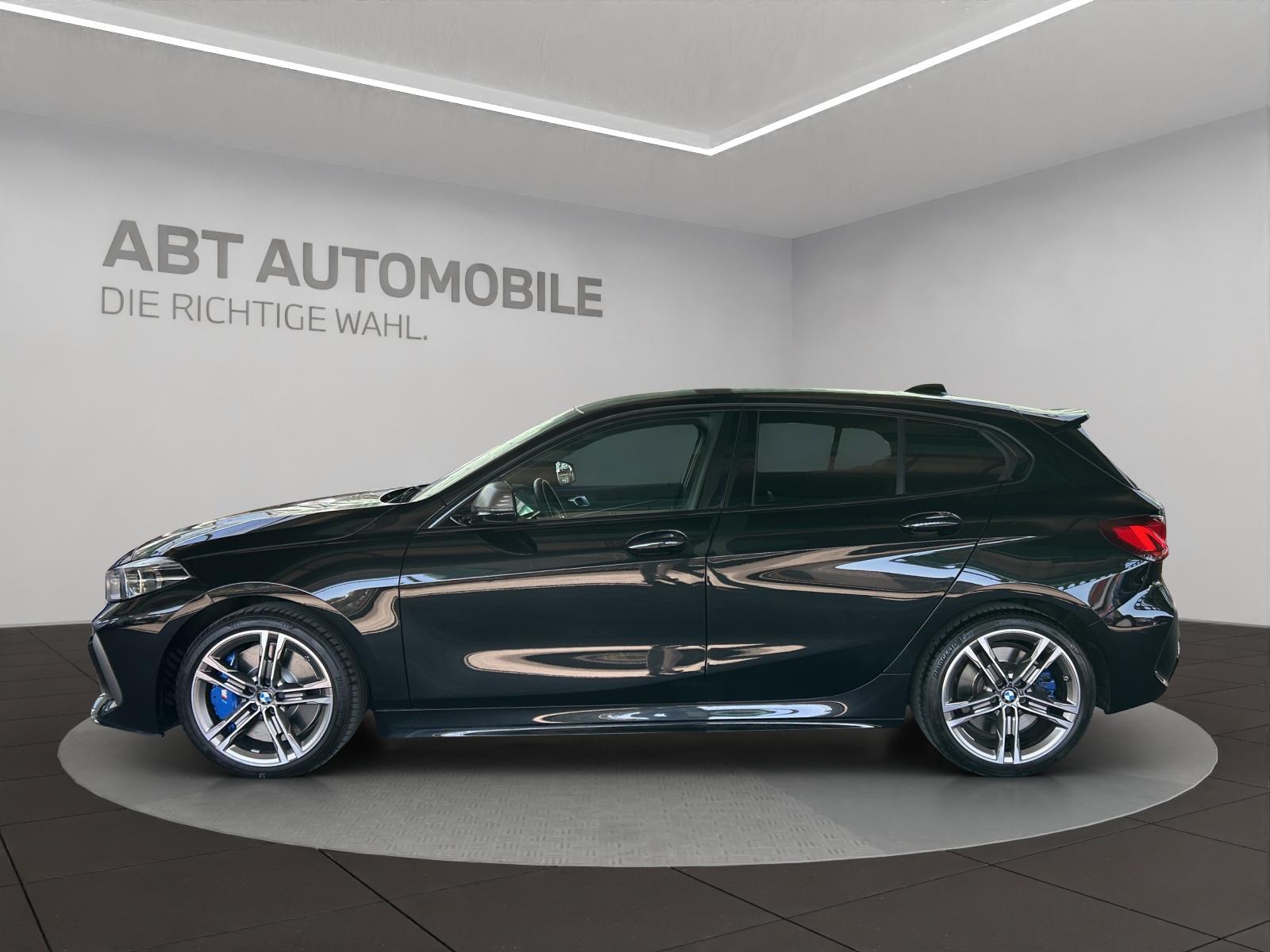 BMW M135i xDrive-showroom-element-2