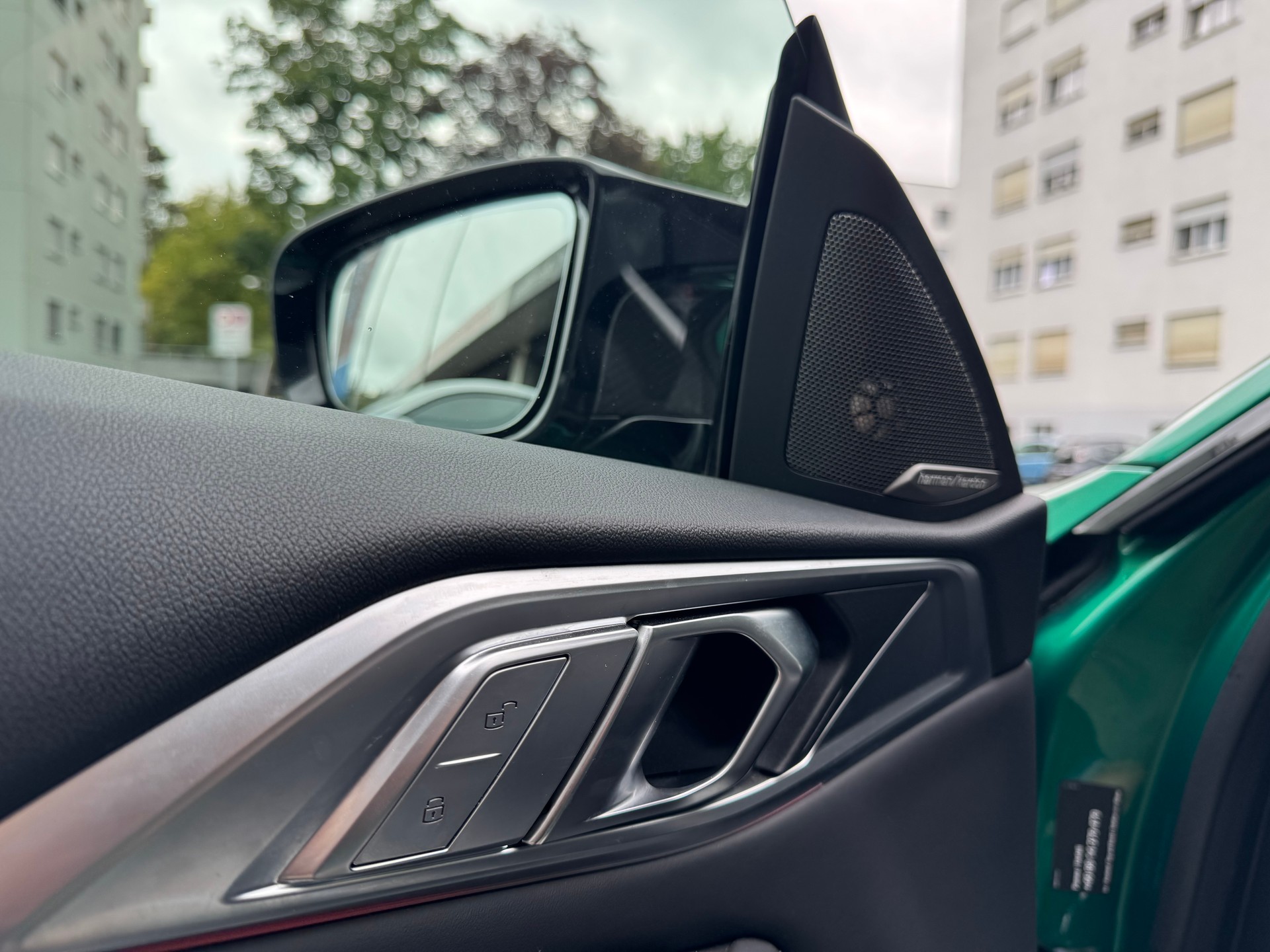BMW M4 Cabrio Competition M xDrive-image-13