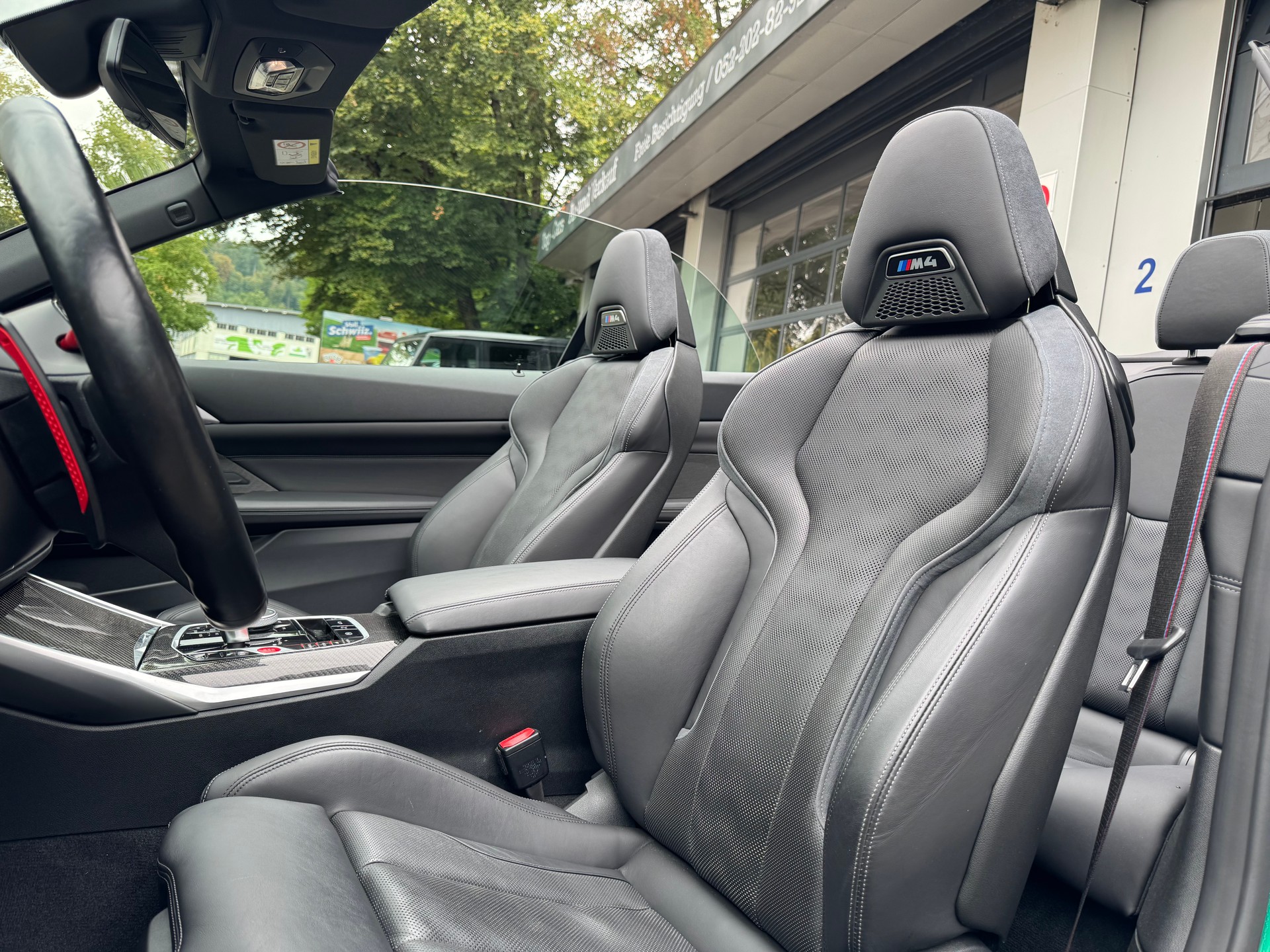 BMW M4 Cabrio Competition M xDrive-image-10