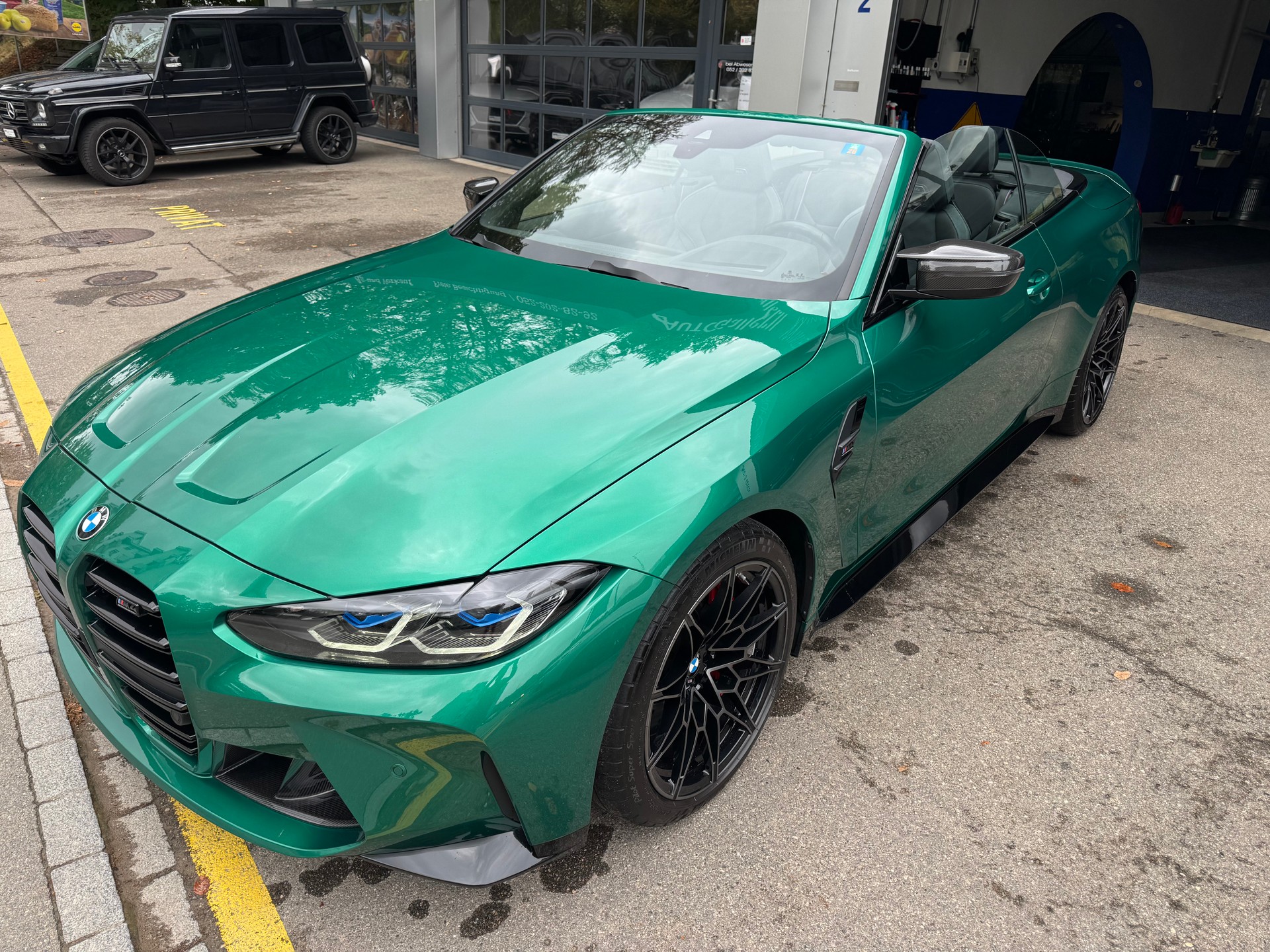 BMW M4 Cabrio Competition M xDrive-image-3