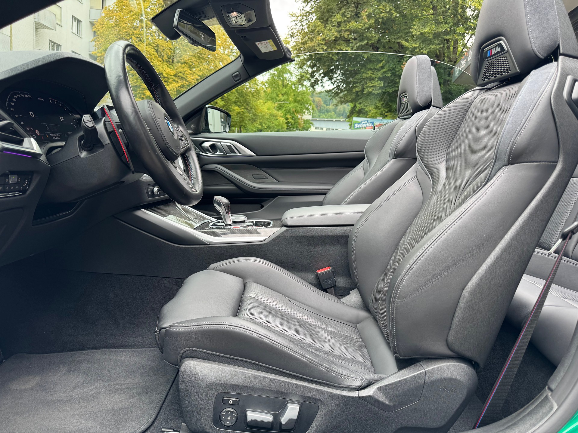 BMW M4 Cabrio Competition M xDrive-image-9