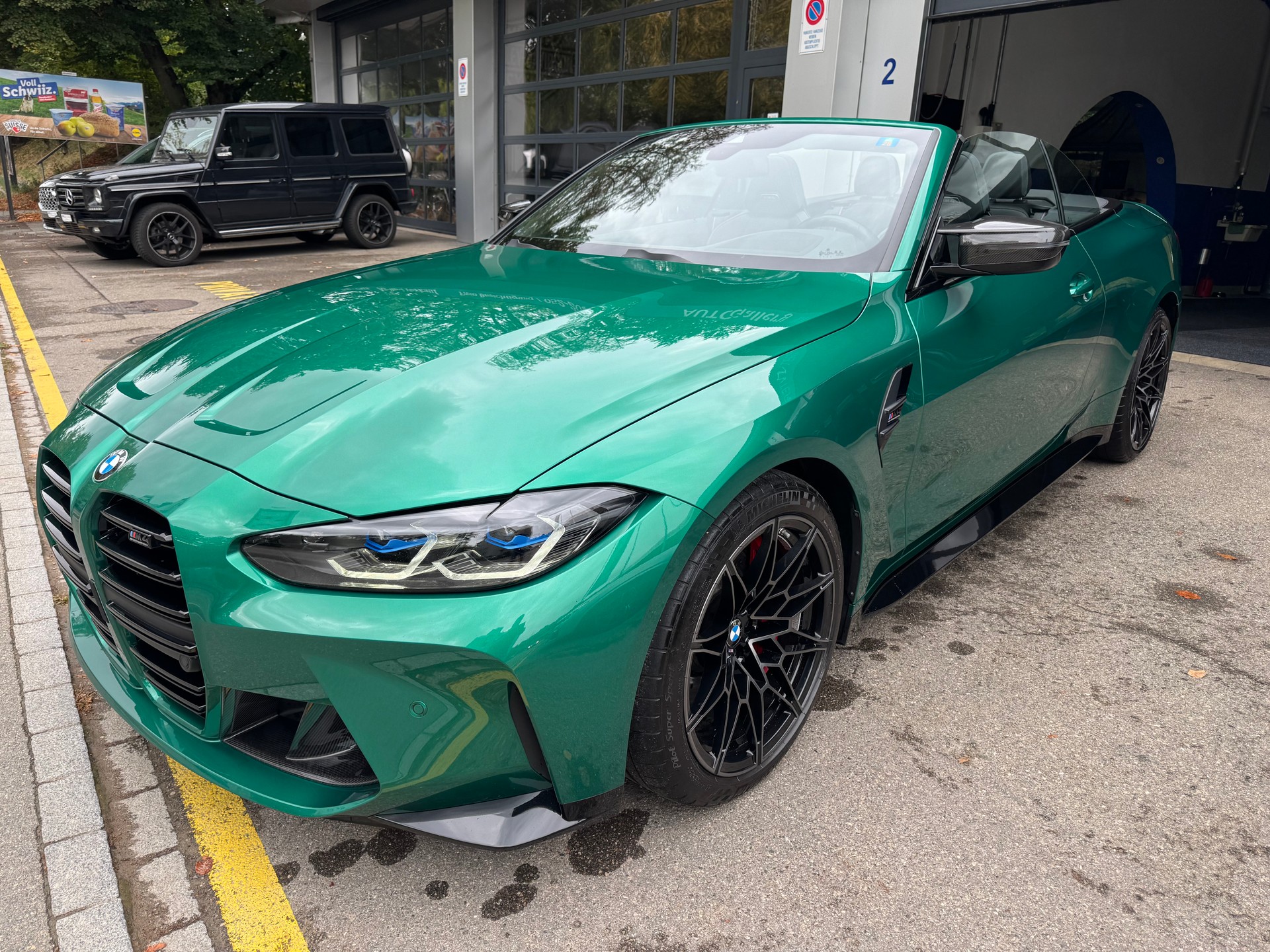 BMW M4 Cabrio Competition M xDrive-image-2
