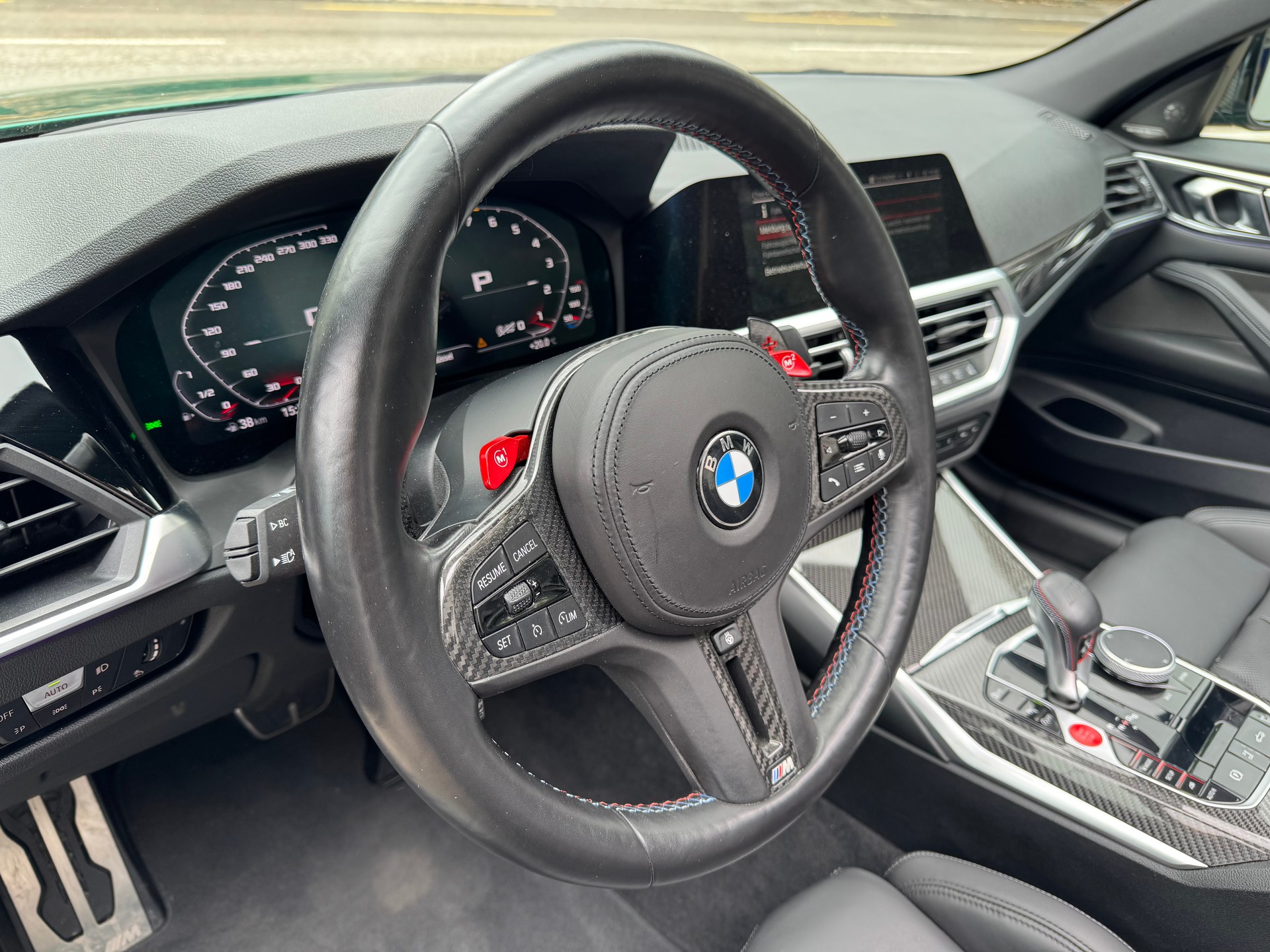 BMW M4 Cabrio Competition M xDrive-image-12