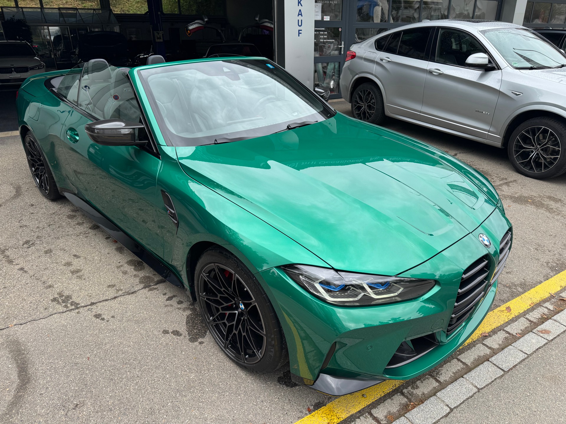BMW M4 Cabrio Competition M xDrive-image-1