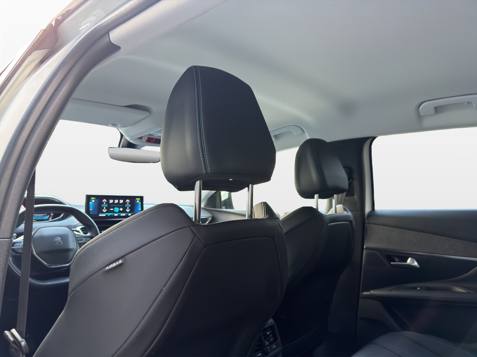 PEUGEOT 3008 225e Hybrid2 Allure Pack EAT8-image-15