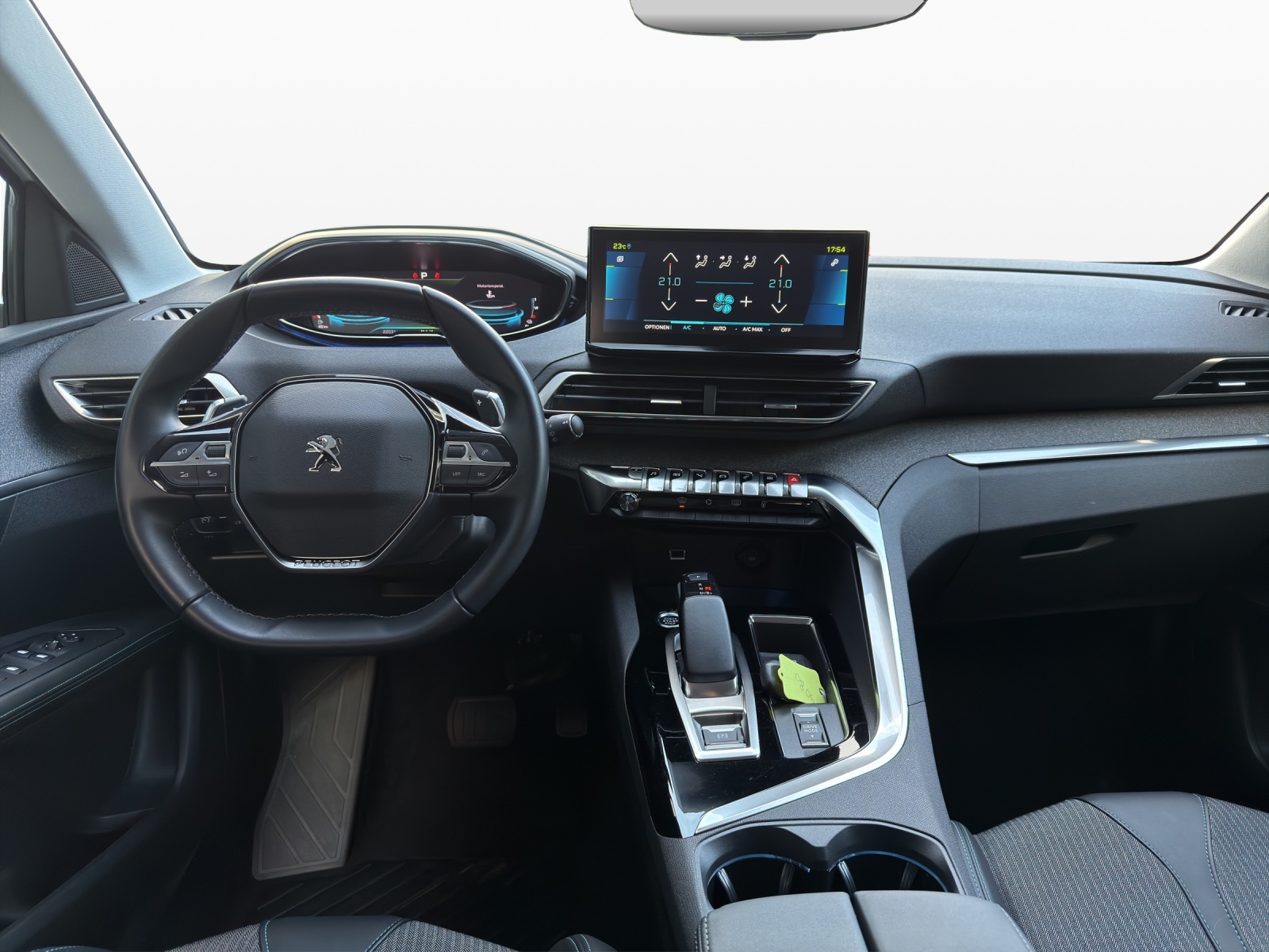 PEUGEOT 3008 225e Hybrid2 Allure Pack EAT8-image-11