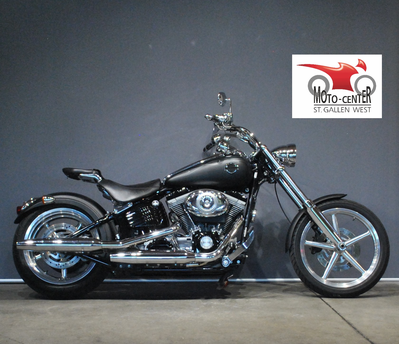 HARLEY-DAVIDSON FXCWC-showroom-element-1