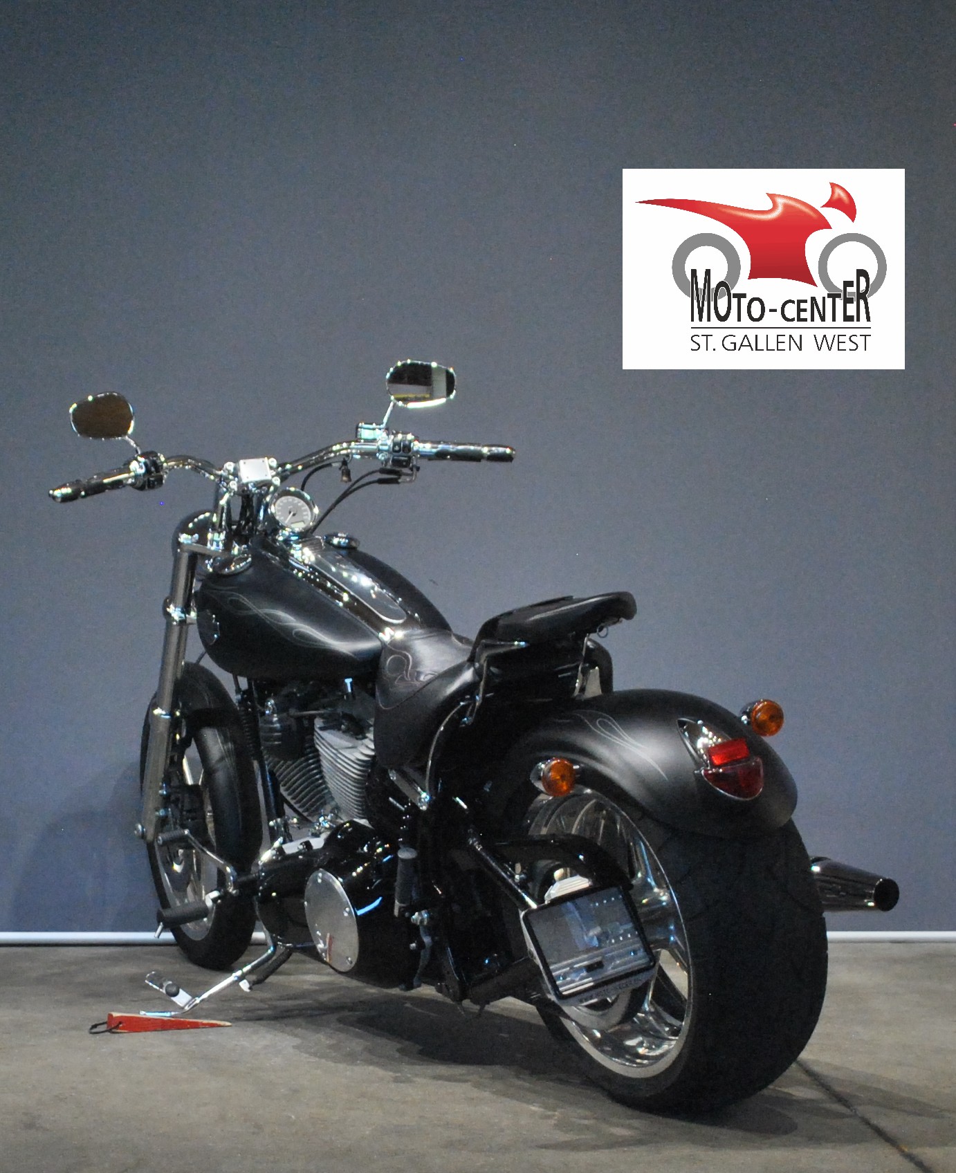 HARLEY-DAVIDSON FXCWC-showroom-element-3