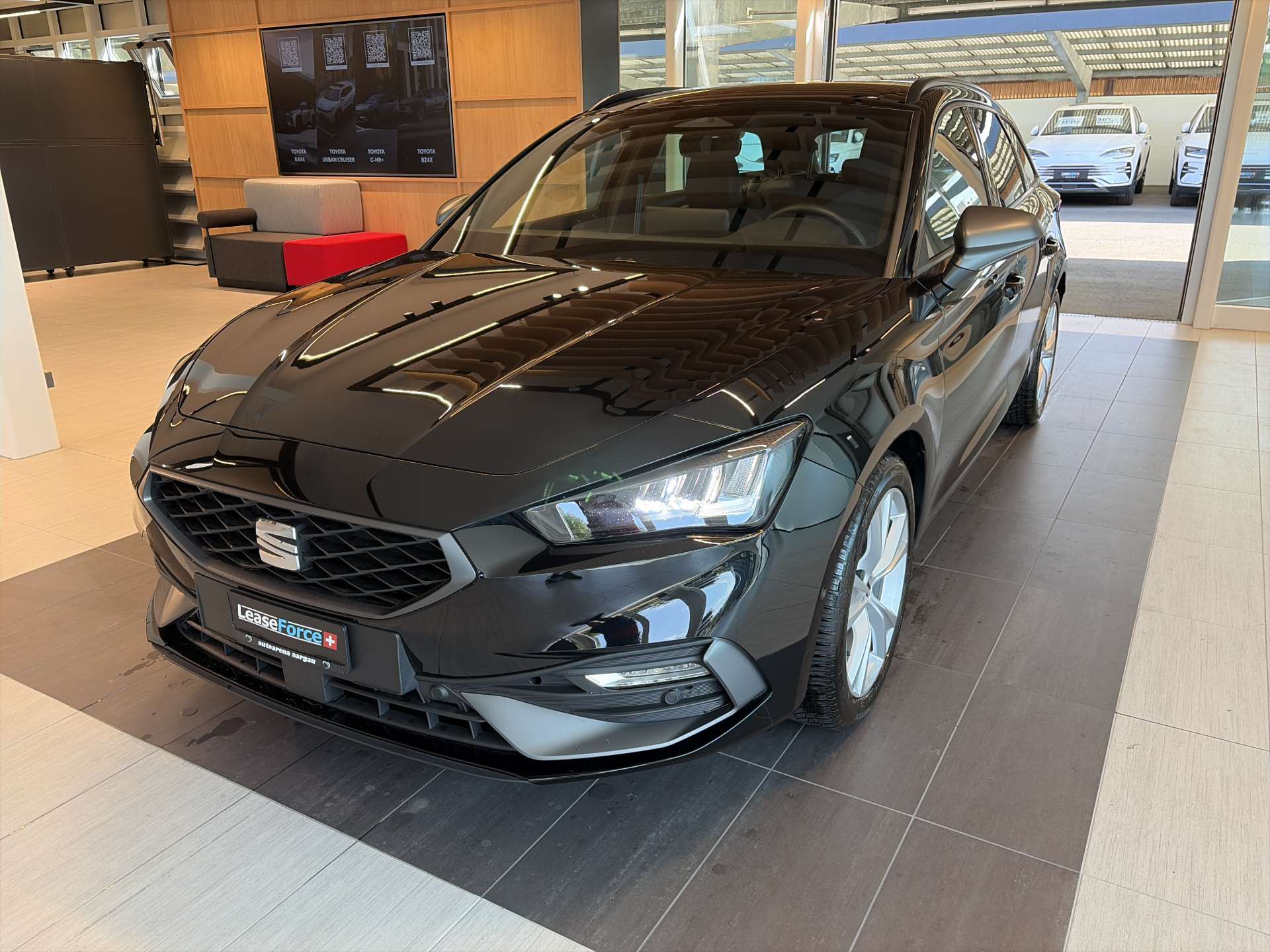 SEAT Leon ST 2.0 TDi EVO FR-Line DSG-Automat-image-0