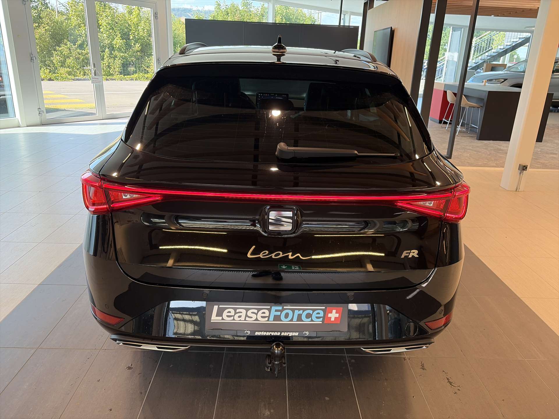SEAT Leon ST 2.0 TDi EVO FR-Line DSG-Automat-image-12