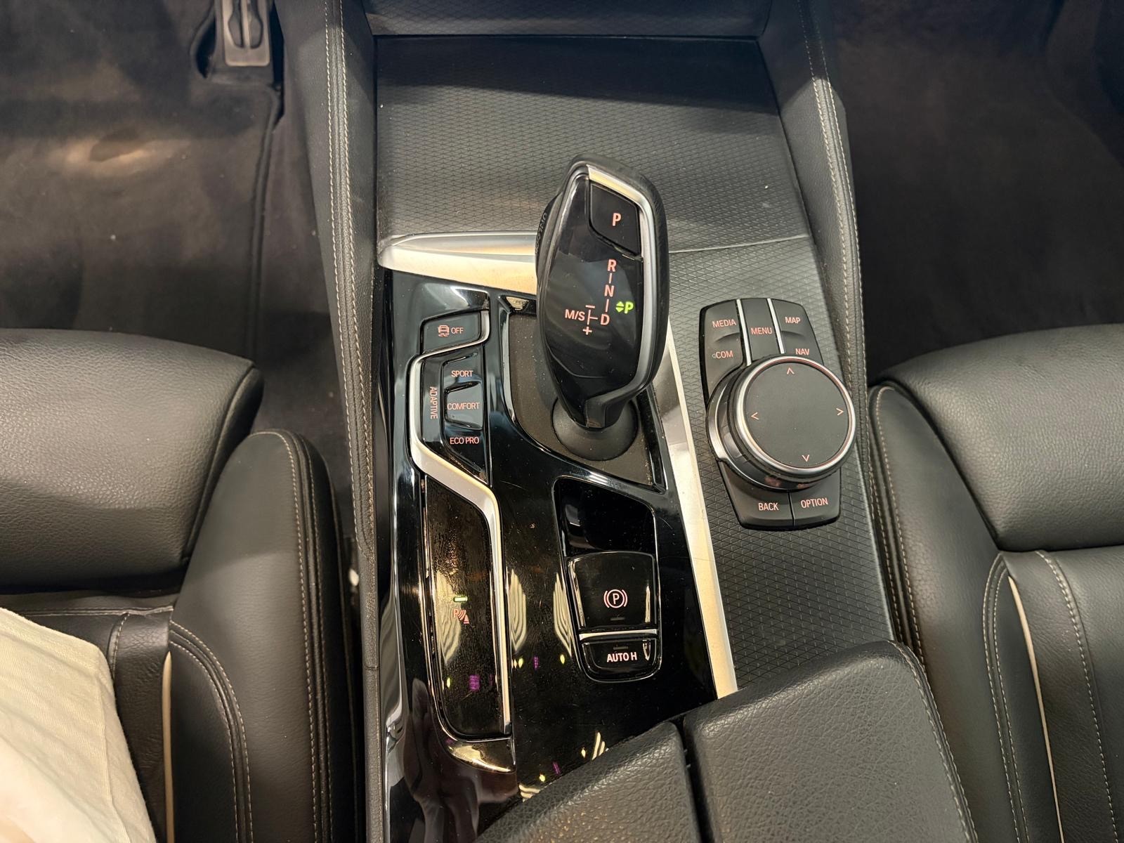 BMW 530d xDrive 48V Touring M Sport Steptronic-image-9