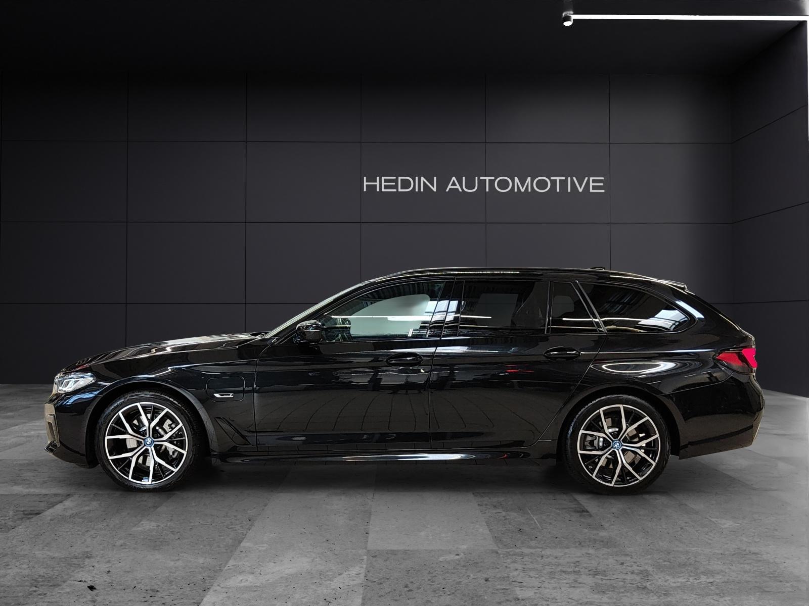 BMW 530e xDrive Touring M Sport Pure Harman/Kardon Surround Sound-image-1
