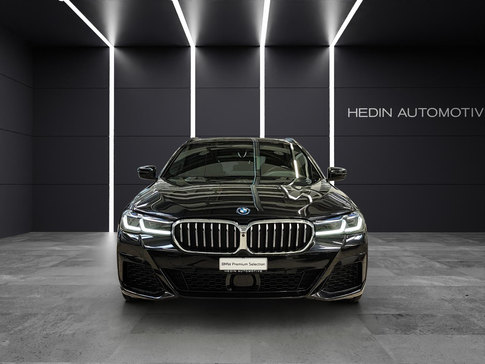 BMW 530e xDrive Touring M Sport Pure Harman/Kardon Surround Sound-image-2