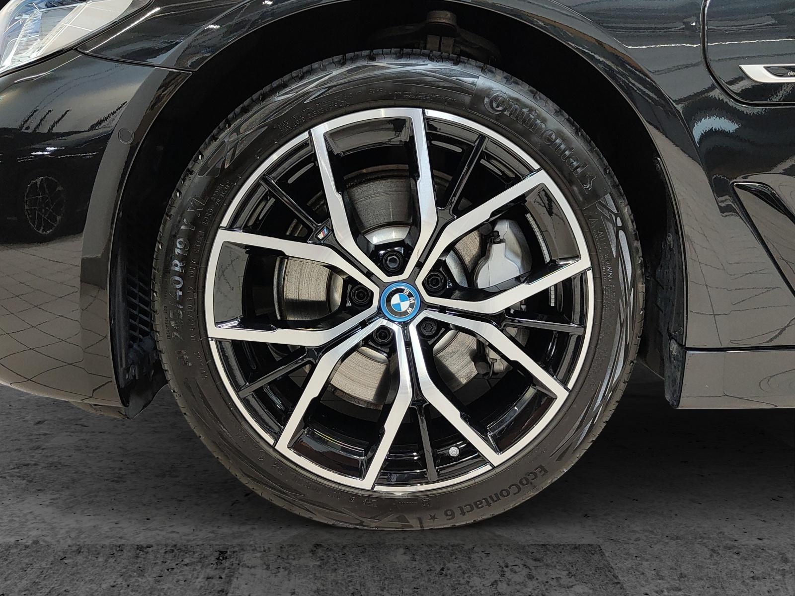 BMW 530e xDrive Touring M Sport Pure Harman/Kardon Surround Sound-image-8