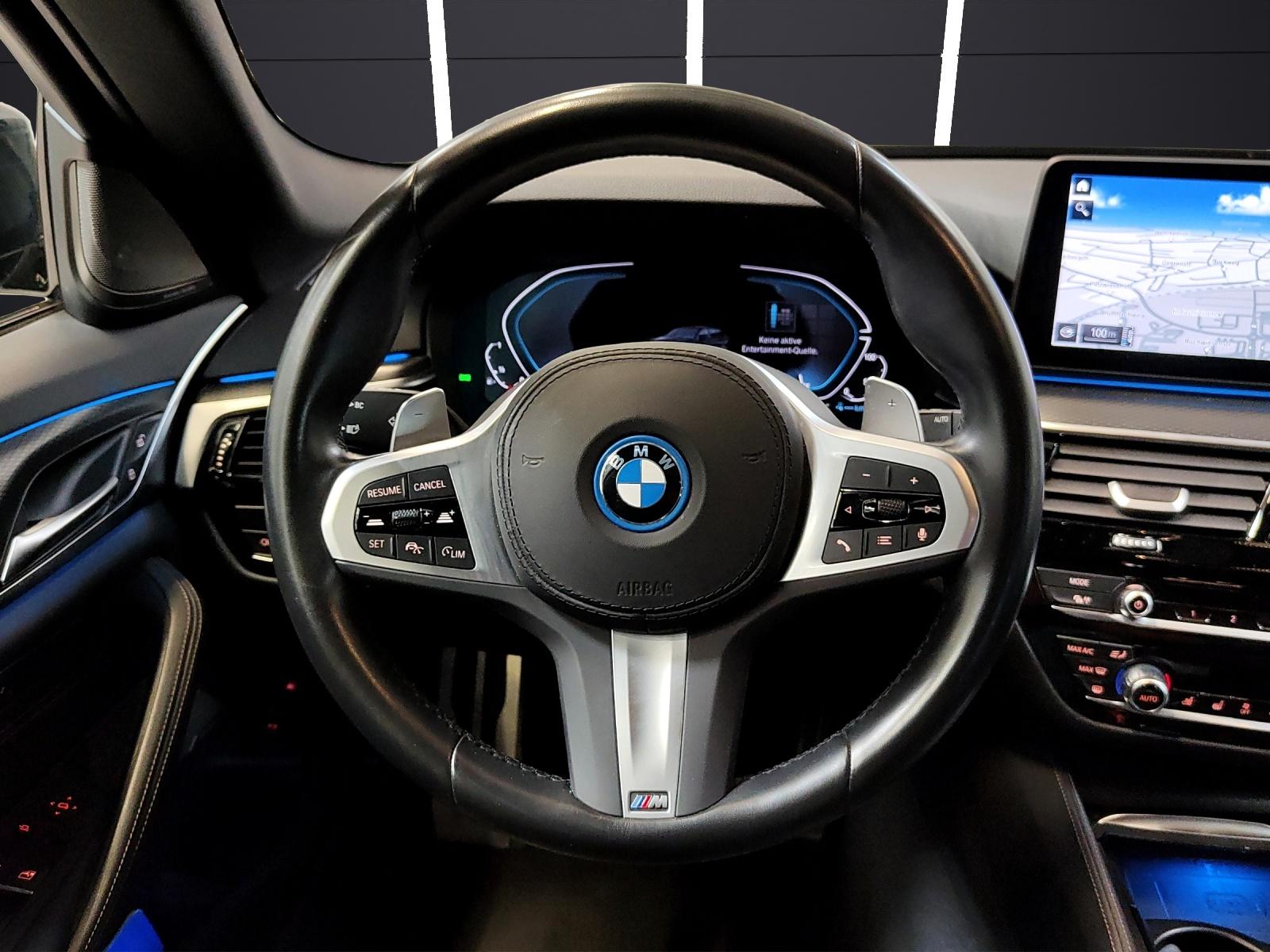 BMW 530e xDrive Touring M Sport Pure Harman/Kardon Surround Sound-image-11