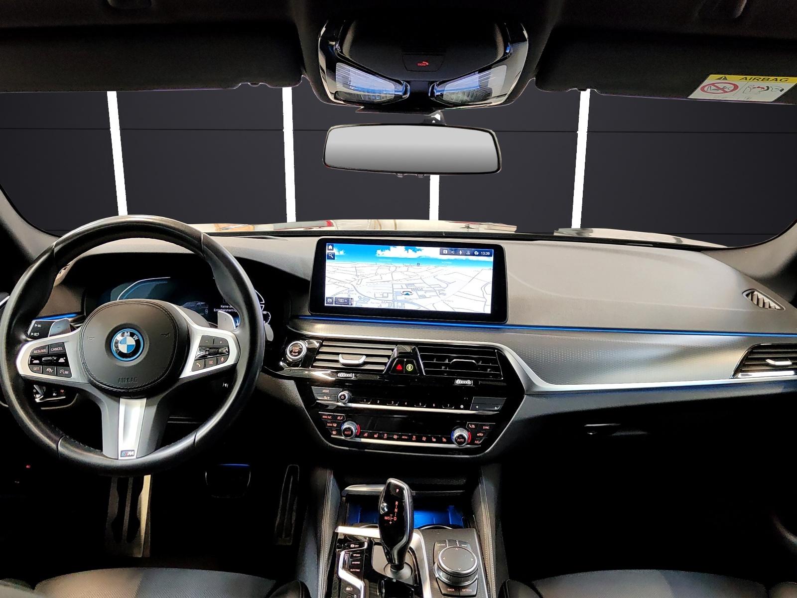 BMW 530e xDrive Touring M Sport Pure Harman/Kardon Surround Sound-image-17