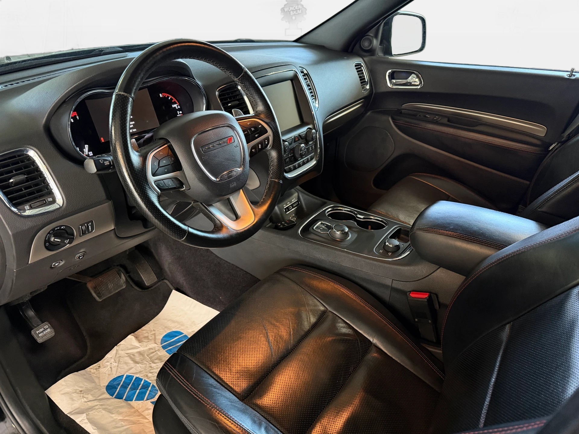DODGE Durango R/T 5.7 AWD | Frisch MFK | Tiefergelegt | Schiebedach | 7-Plätzer-image-7