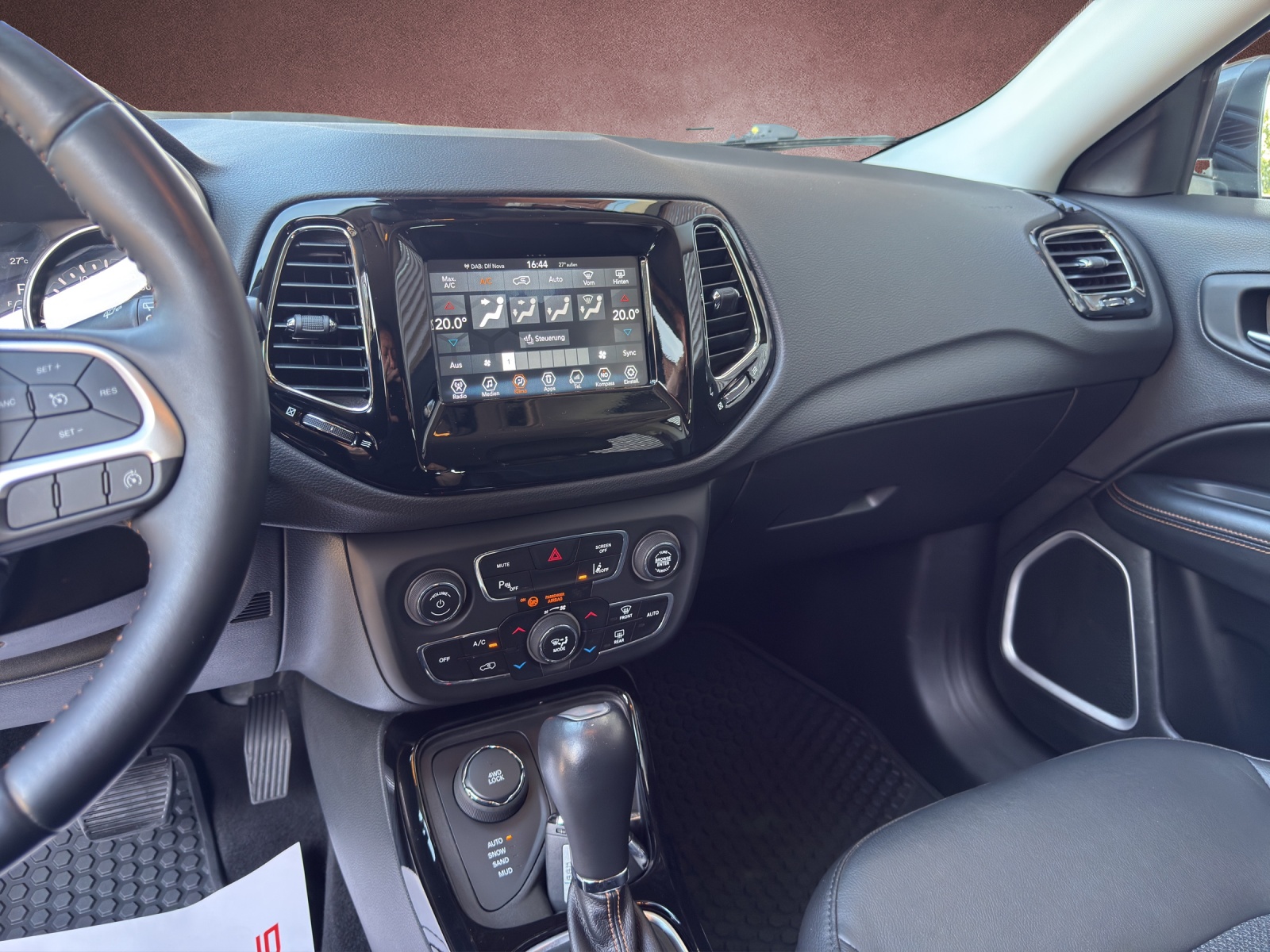 JEEP Compass 1.4 Turbo Limited AWD 9ATX-image-9