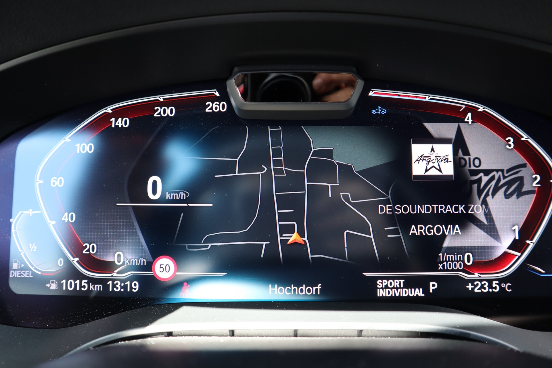 BMW 520d xDrive 48V Touring-image-8
