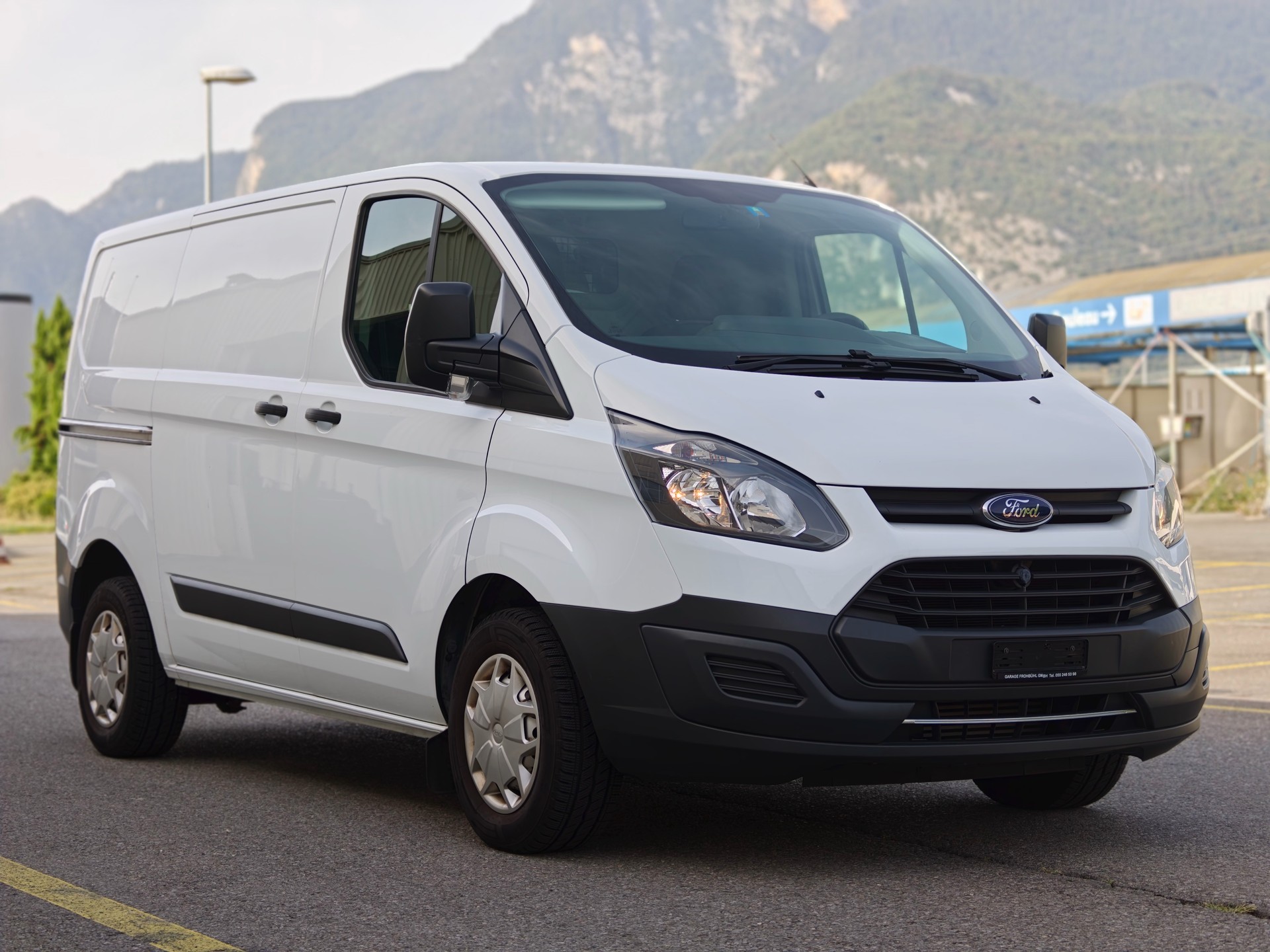 FORD Transit Custom Van 250 L1H1 Ambiente-image-1